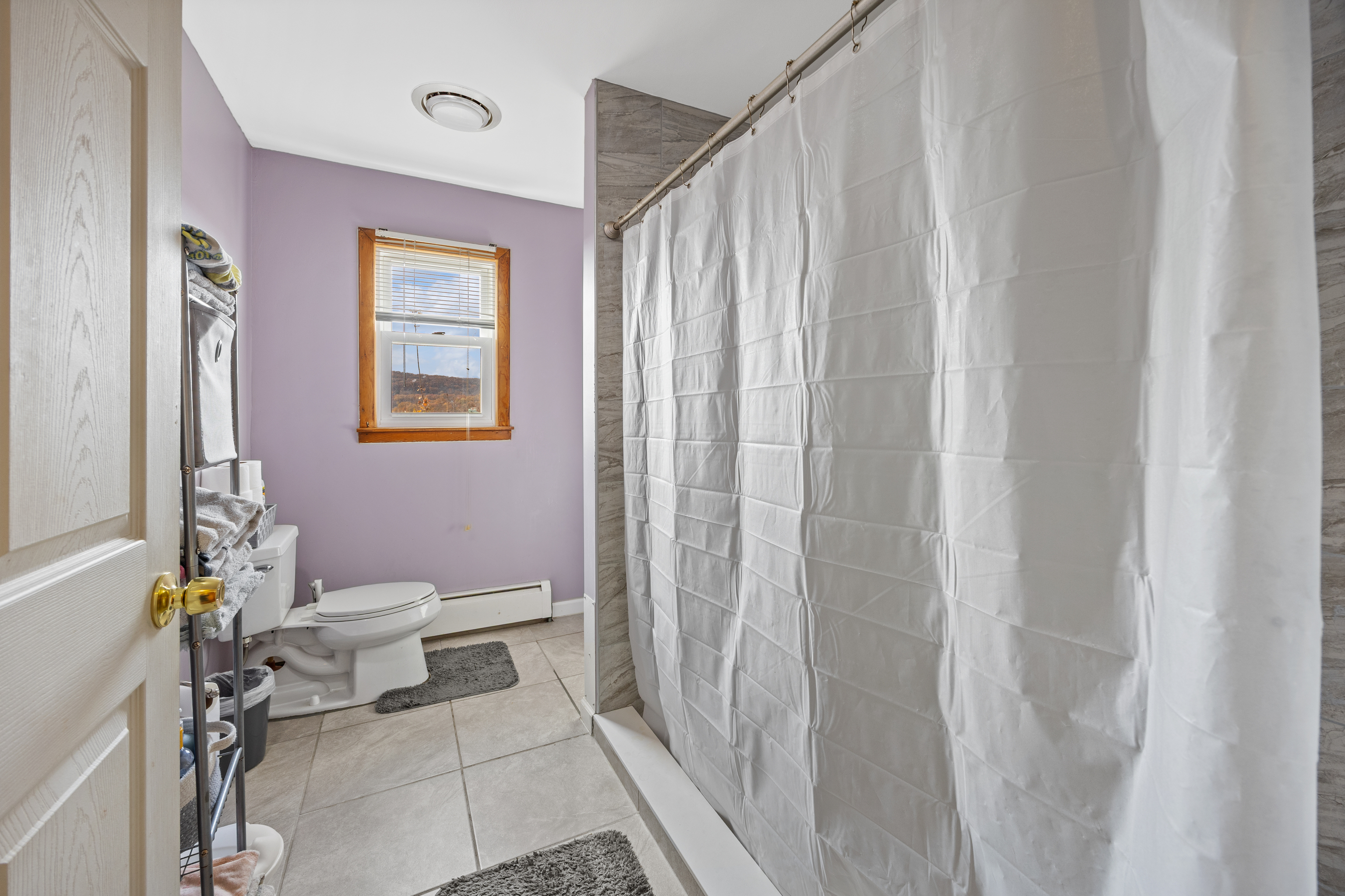 Naugatuck, Connecticut 06770, United States, 2 Bedrooms Bedrooms, ,2 BathroomsBathrooms,Residential,Active,241354