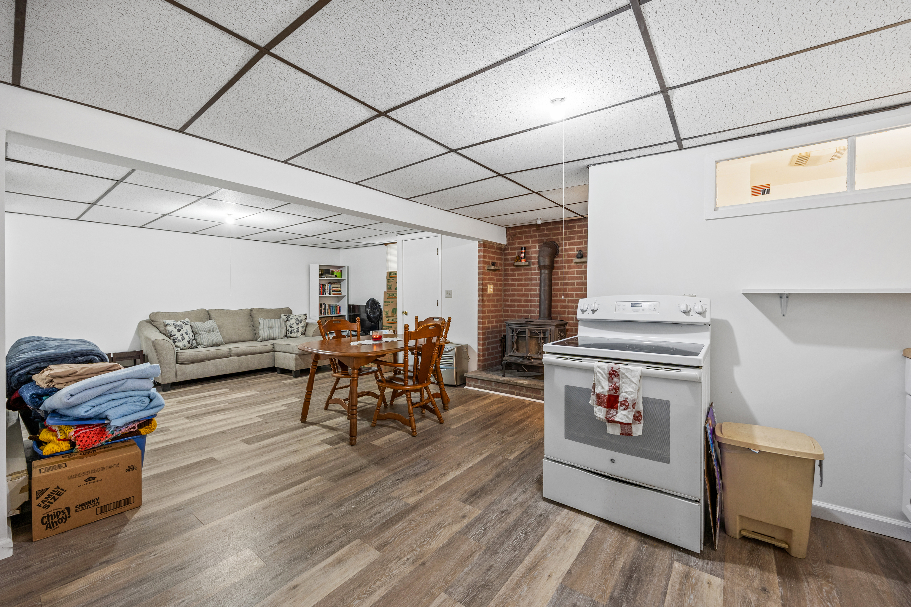 Naugatuck, Connecticut 06770, United States, 2 Bedrooms Bedrooms, ,2 BathroomsBathrooms,Residential,Active,241354