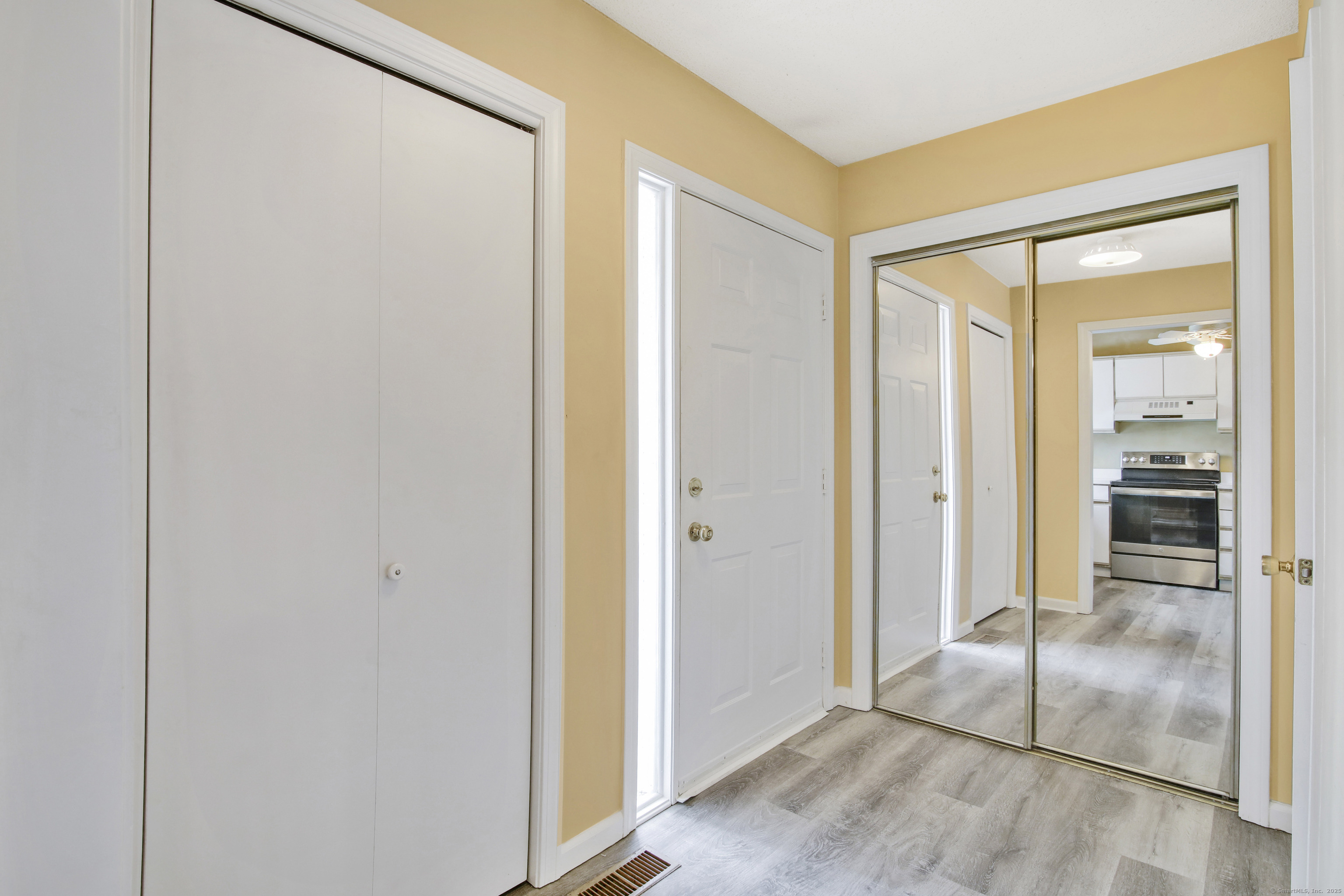 107 Oak Ridge Drive #107, Windsor Locks, Connecticut image 6