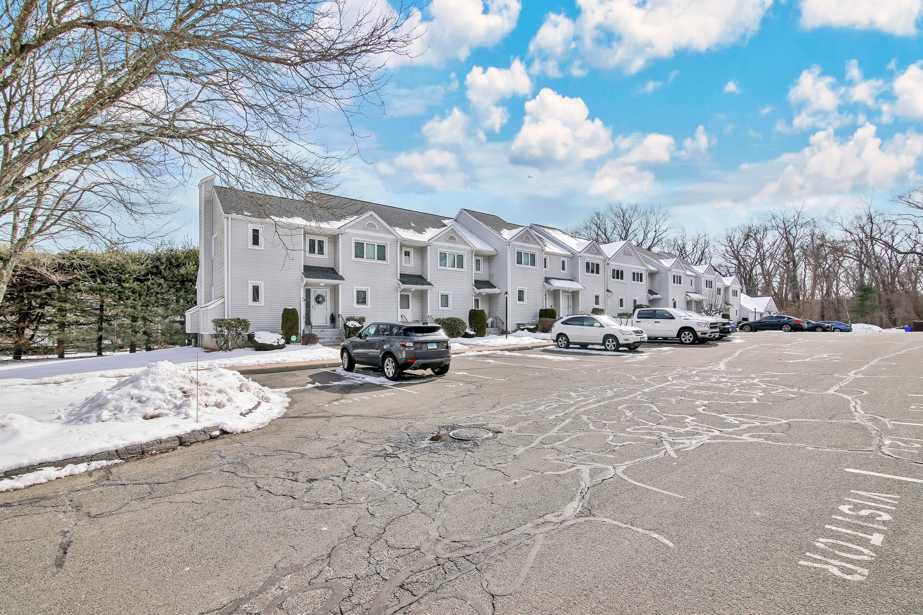 107 Oak Ridge Drive #107, Windsor Locks, Connecticut image 4