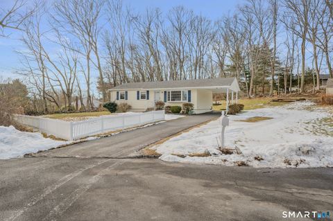 Tiny photo for 2 N Cobblers Court, East Lyme, CT 06357 (MLS # 24148303)