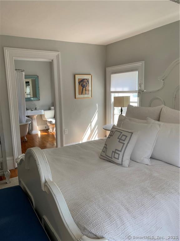 Stonington, Connecticut 06378, United States, 2 Bedrooms Bedrooms, ,2 BathroomsBathrooms,Residential,Active,10328