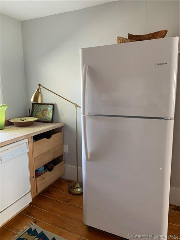 Stonington, Connecticut 06378, United States, 2 Bedrooms Bedrooms, ,2 BathroomsBathrooms,Residential,Active,10328