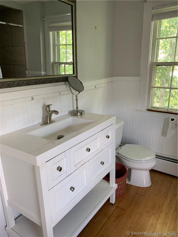 Stonington, Connecticut 06378, United States, 2 Bedrooms Bedrooms, ,2 BathroomsBathrooms,Residential,Active,10328