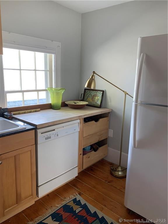 Stonington, Connecticut 06378, United States, 2 Bedrooms Bedrooms, ,2 BathroomsBathrooms,Residential,Active,10328