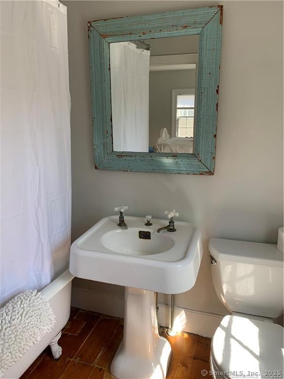 Stonington, Connecticut 06378, United States, 2 Bedrooms Bedrooms, ,2 BathroomsBathrooms,Residential,Active,10328