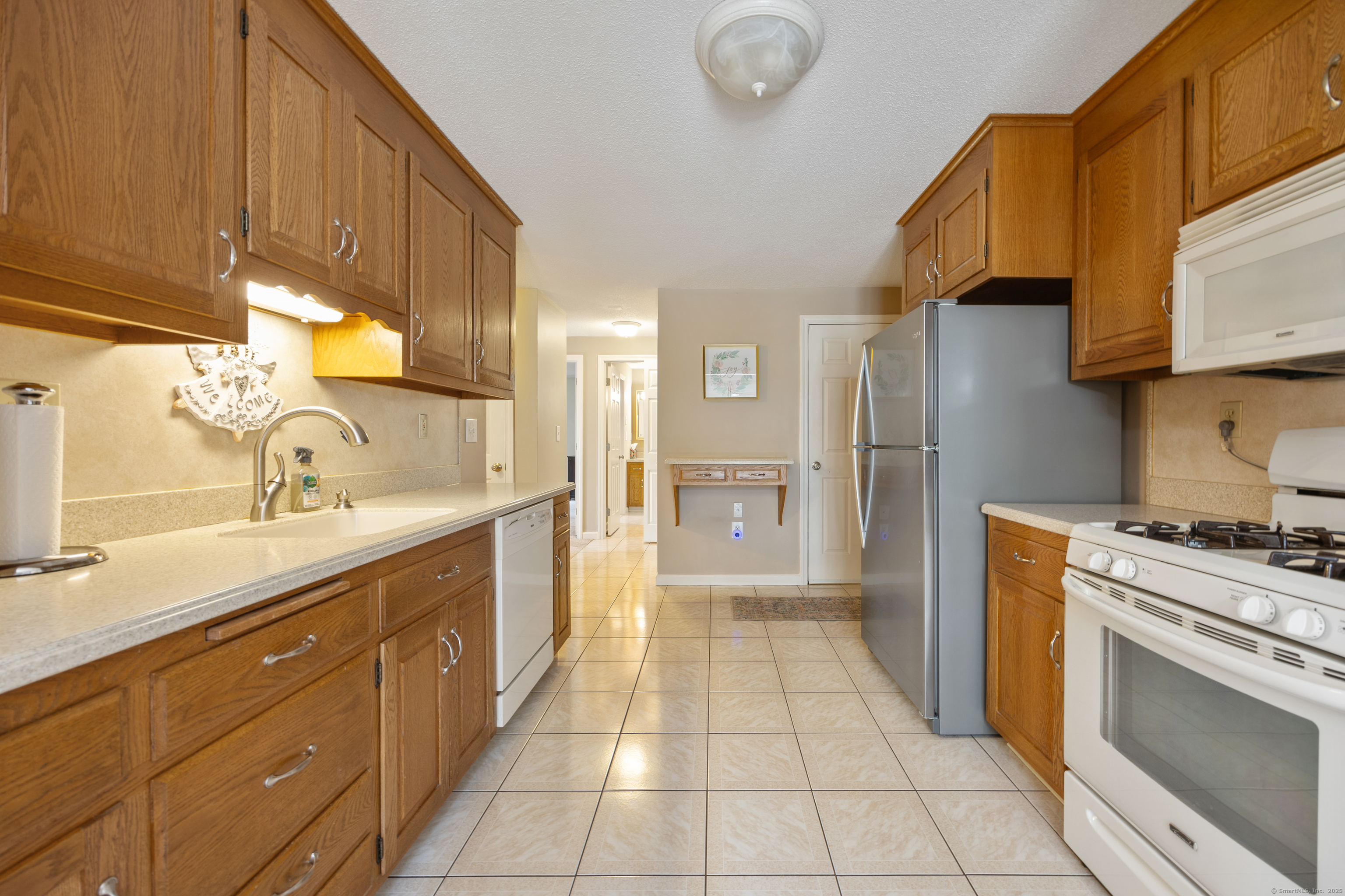 697 S End Road #24, Southington, Connecticut image 8