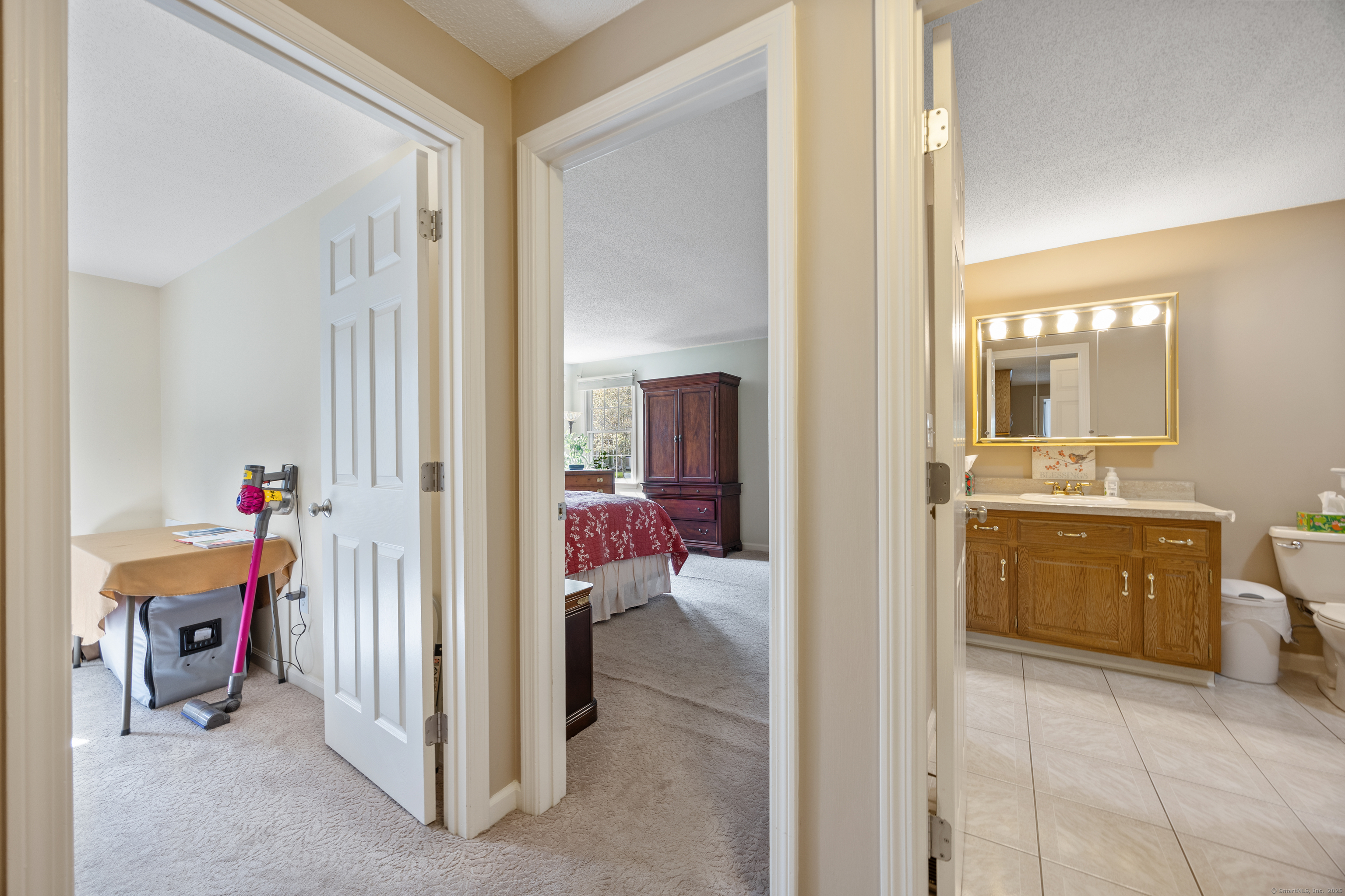 697 S End Road #24, Southington, Connecticut image 13