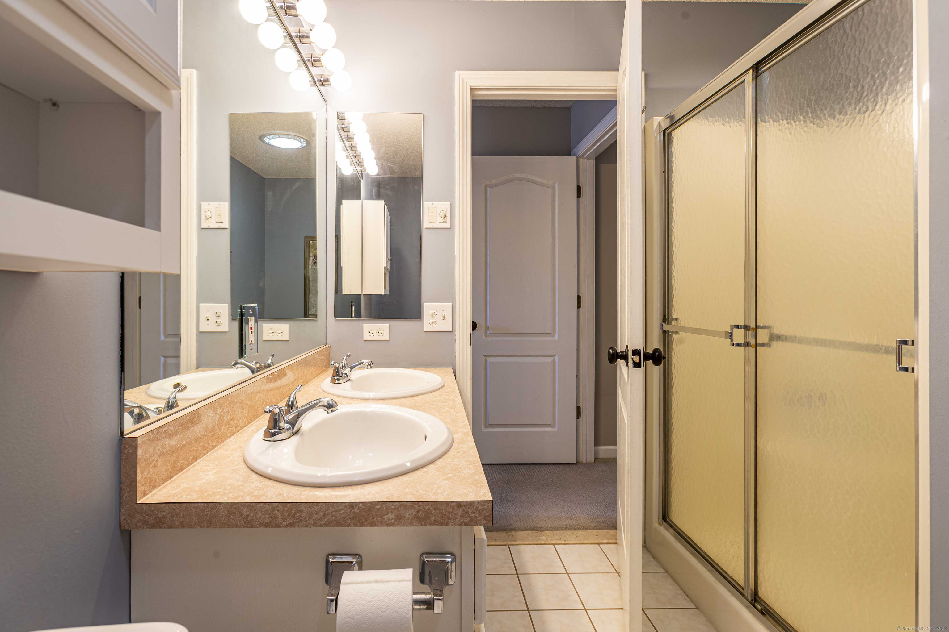 8 Bittersweet Court, Newington, Connecticut image 25