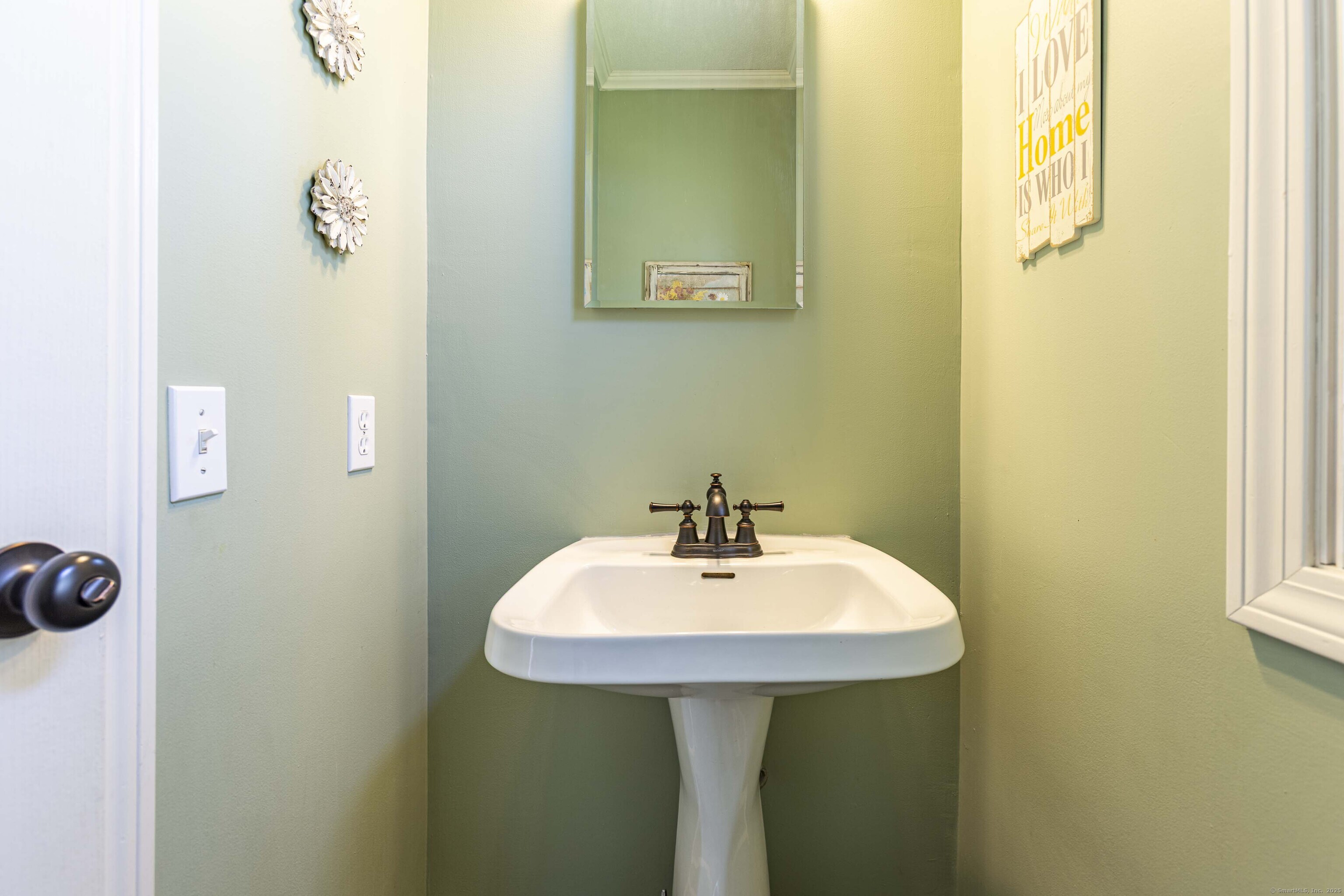 8 Bittersweet Court, Newington, Connecticut image 9