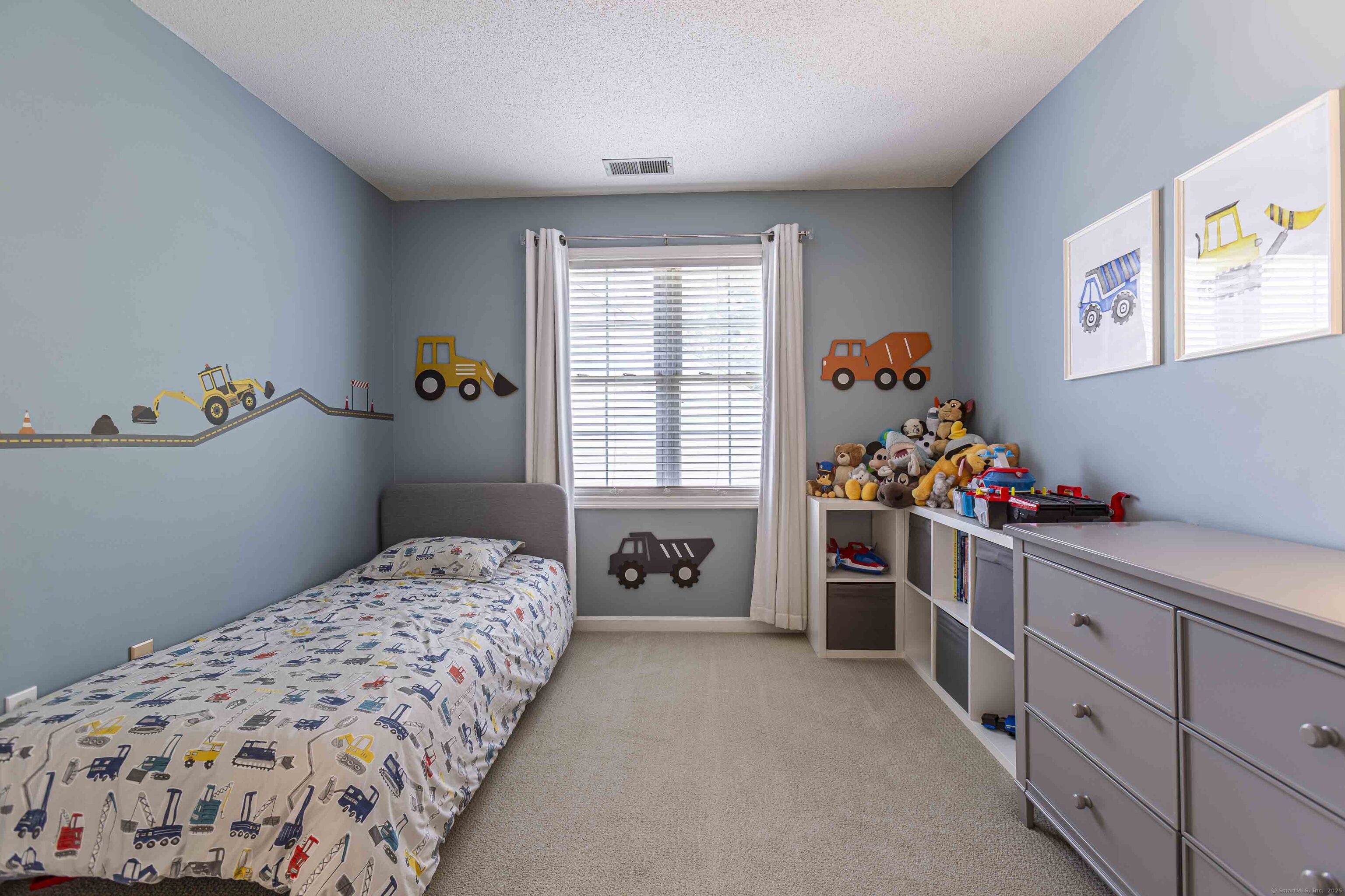 8 Bittersweet Court, Newington, Connecticut image 16