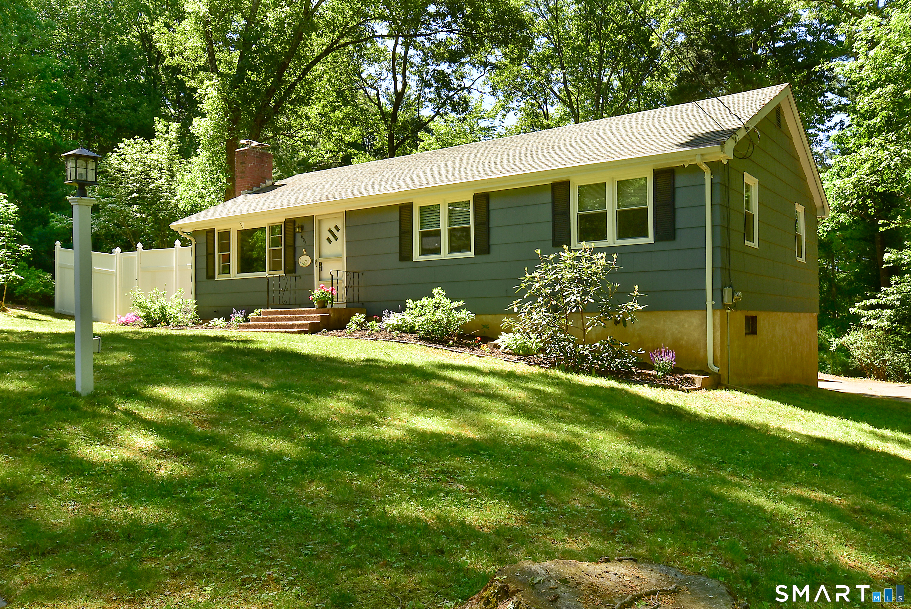 607 Old Post Road