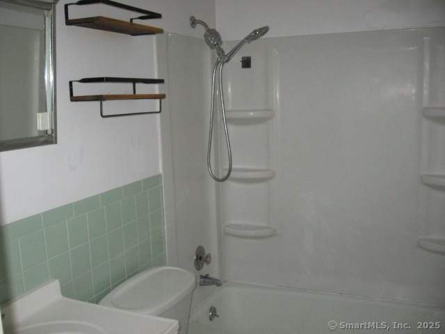 362 Colonial Avenue #8A, Waterbury, Connecticut image 9