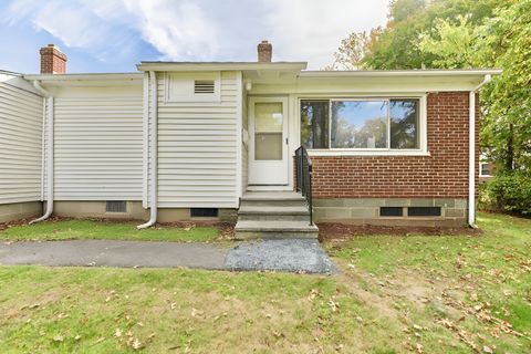 Photo of 23 Baird Court #23, Stratford, CT 06614 (MLS # 24134708)