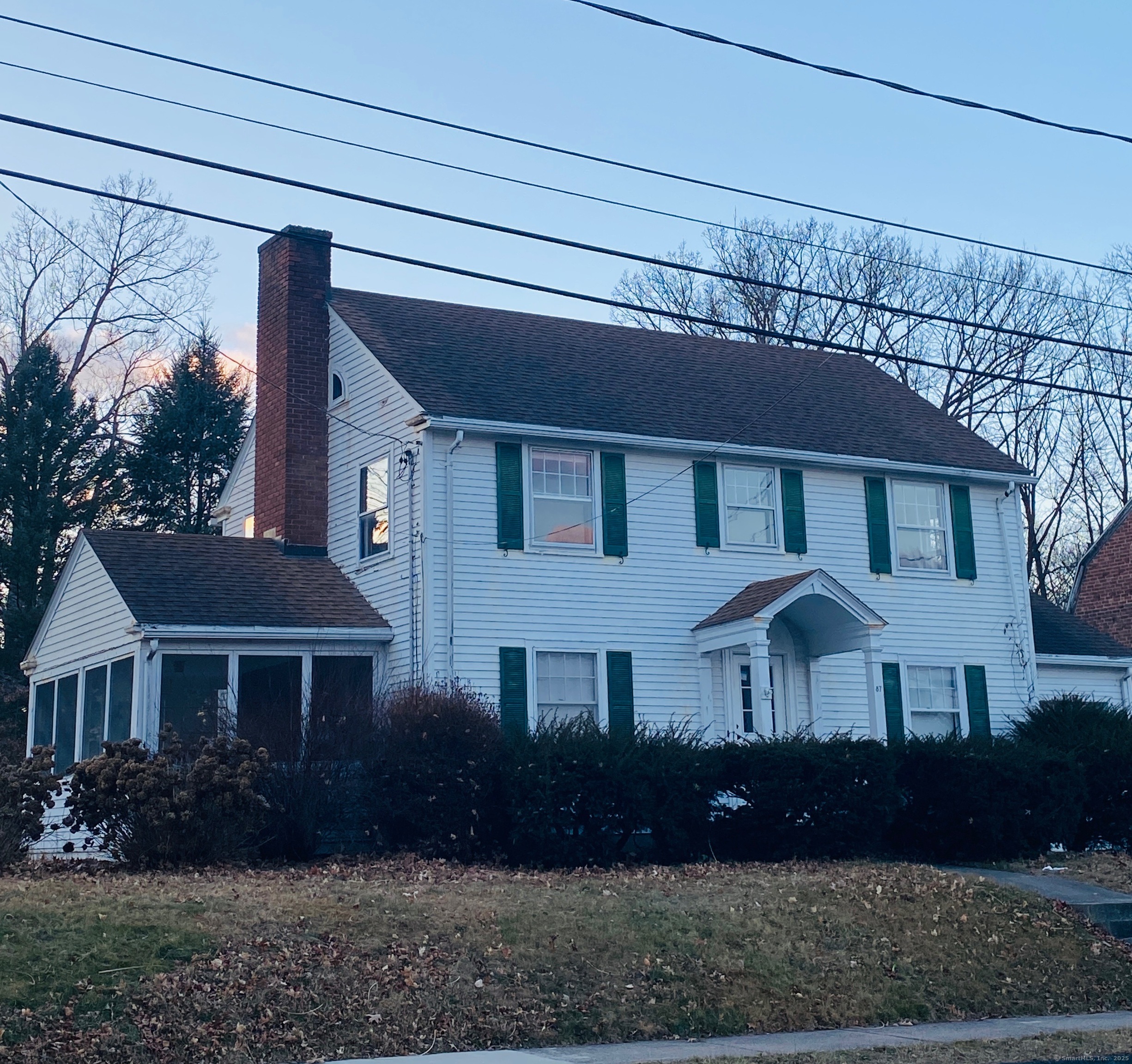 Cumberland Street, Hartford, Connecticut - 3 Bedrooms  
2 Bathrooms  
6 Rooms - 