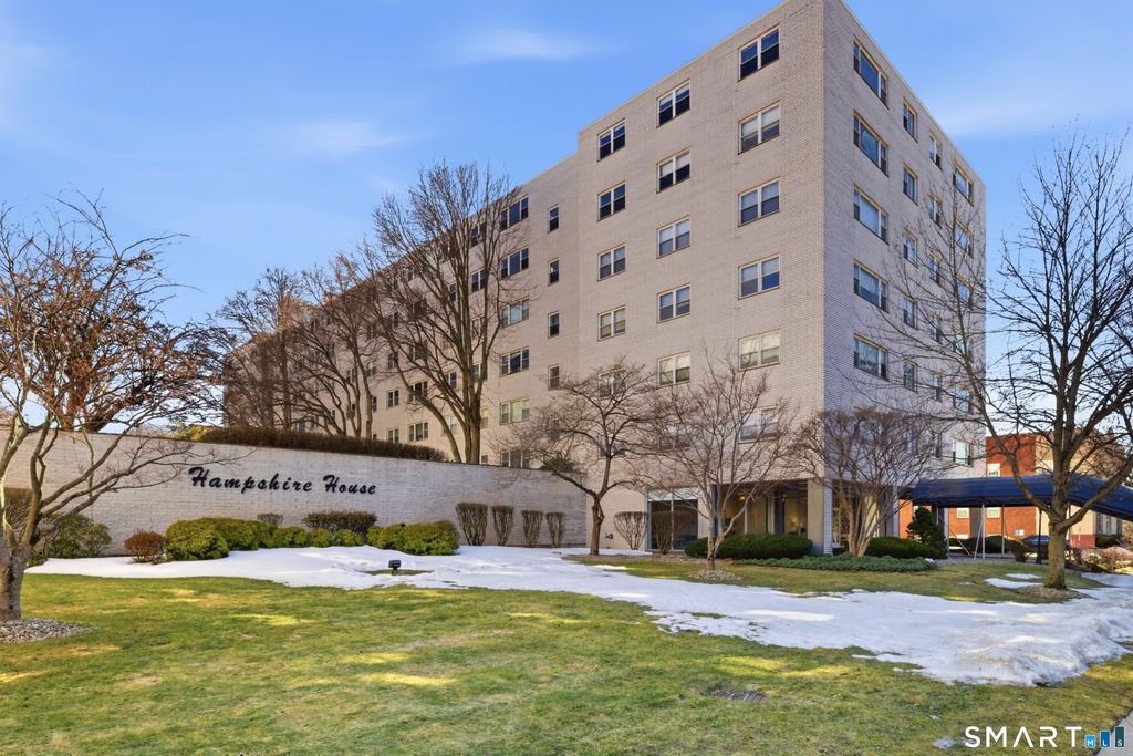 Photo of 893 Farmington Avenue #5I, West Hartford, CT 06119 (MLS # 24159109)