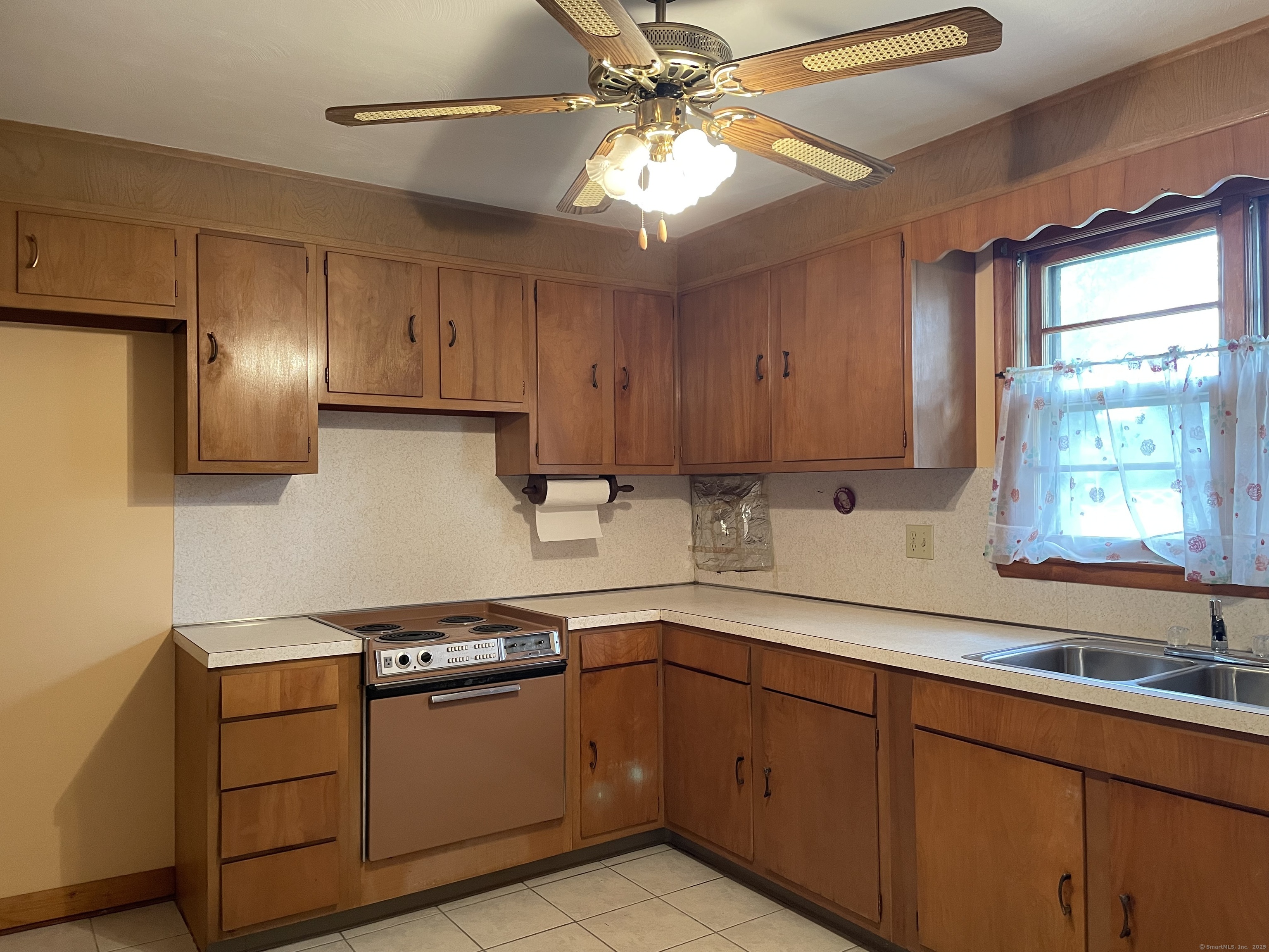 696 Broadview Terrace, Hartford, Connecticut image 2
