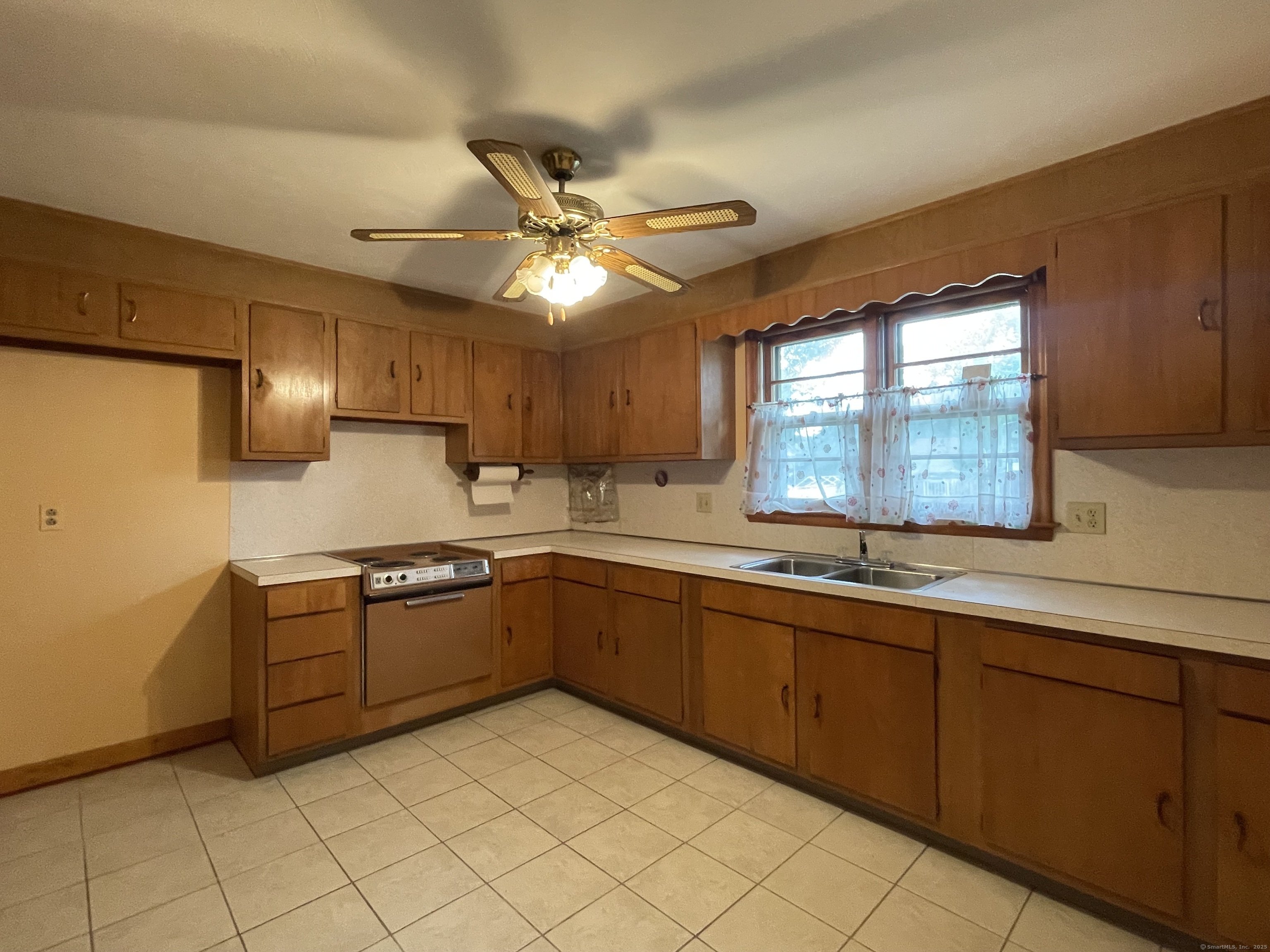 696 Broadview Terrace, Hartford, Connecticut image 3