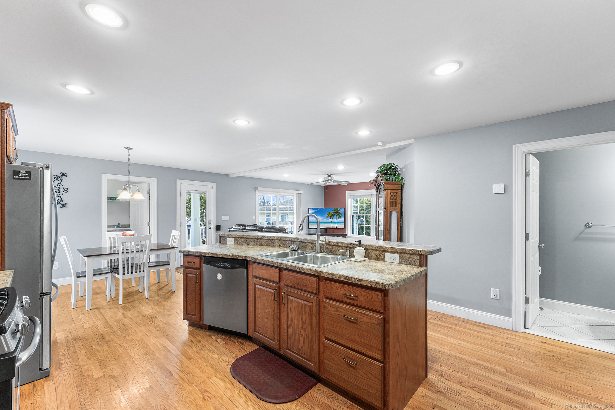20 Hughes Street, East Haven, Connecticut image 6