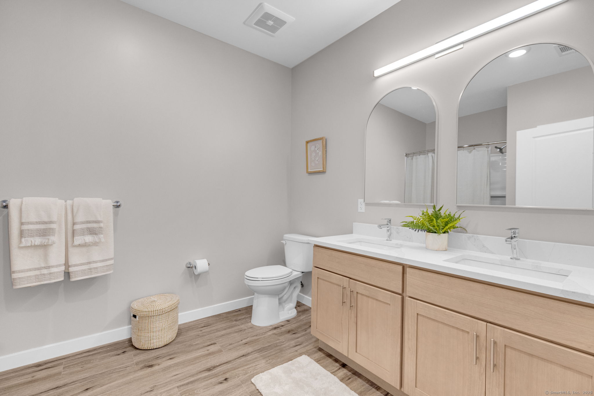 Berlin, Connecticut 06037, United States, 2 Bedrooms Bedrooms, ,2 BathroomsBathrooms,Residential,Active,236327