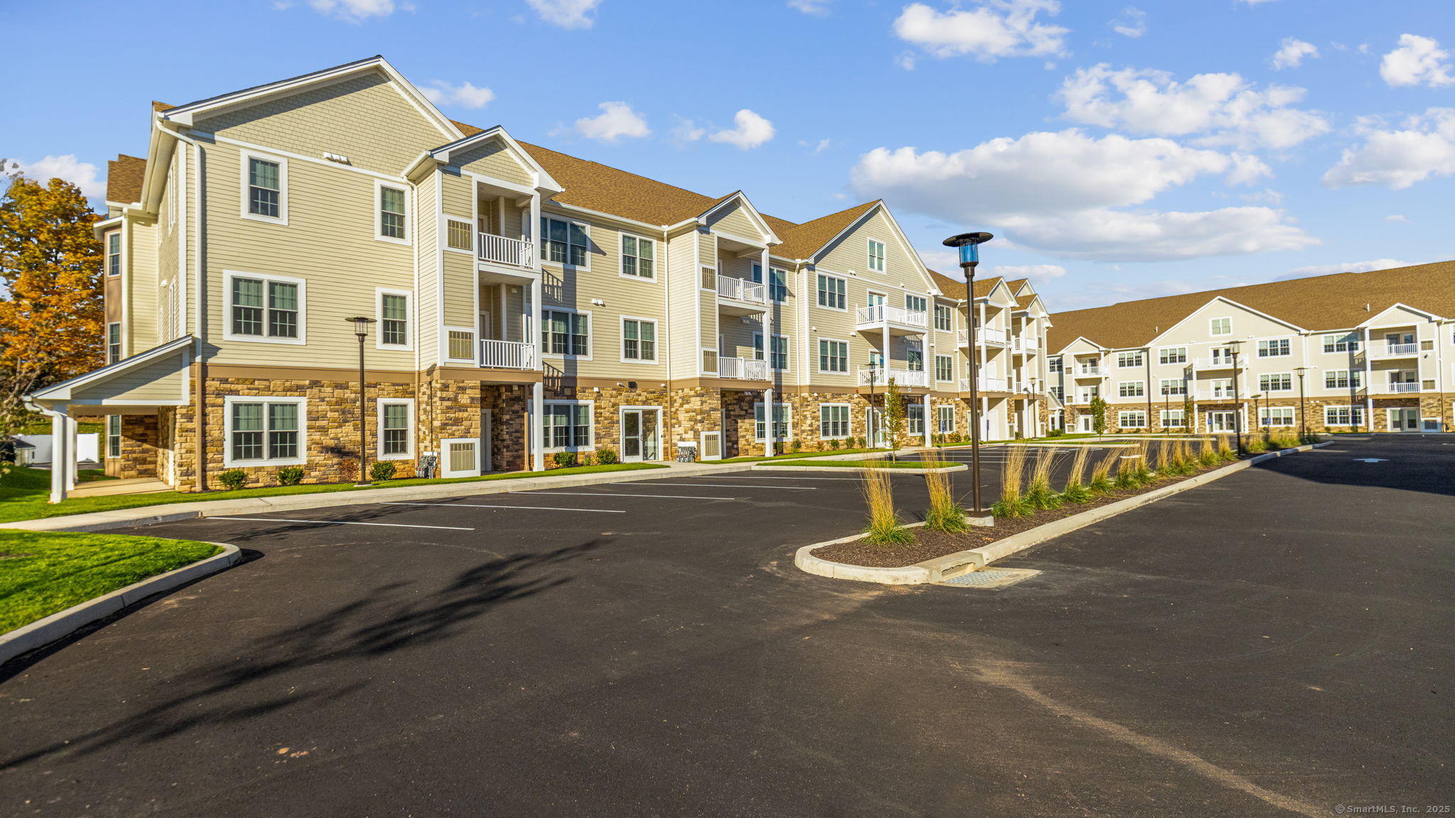 Berlin, Connecticut 06037, United States, 2 Bedrooms Bedrooms, ,2 BathroomsBathrooms,Residential,Active,236327