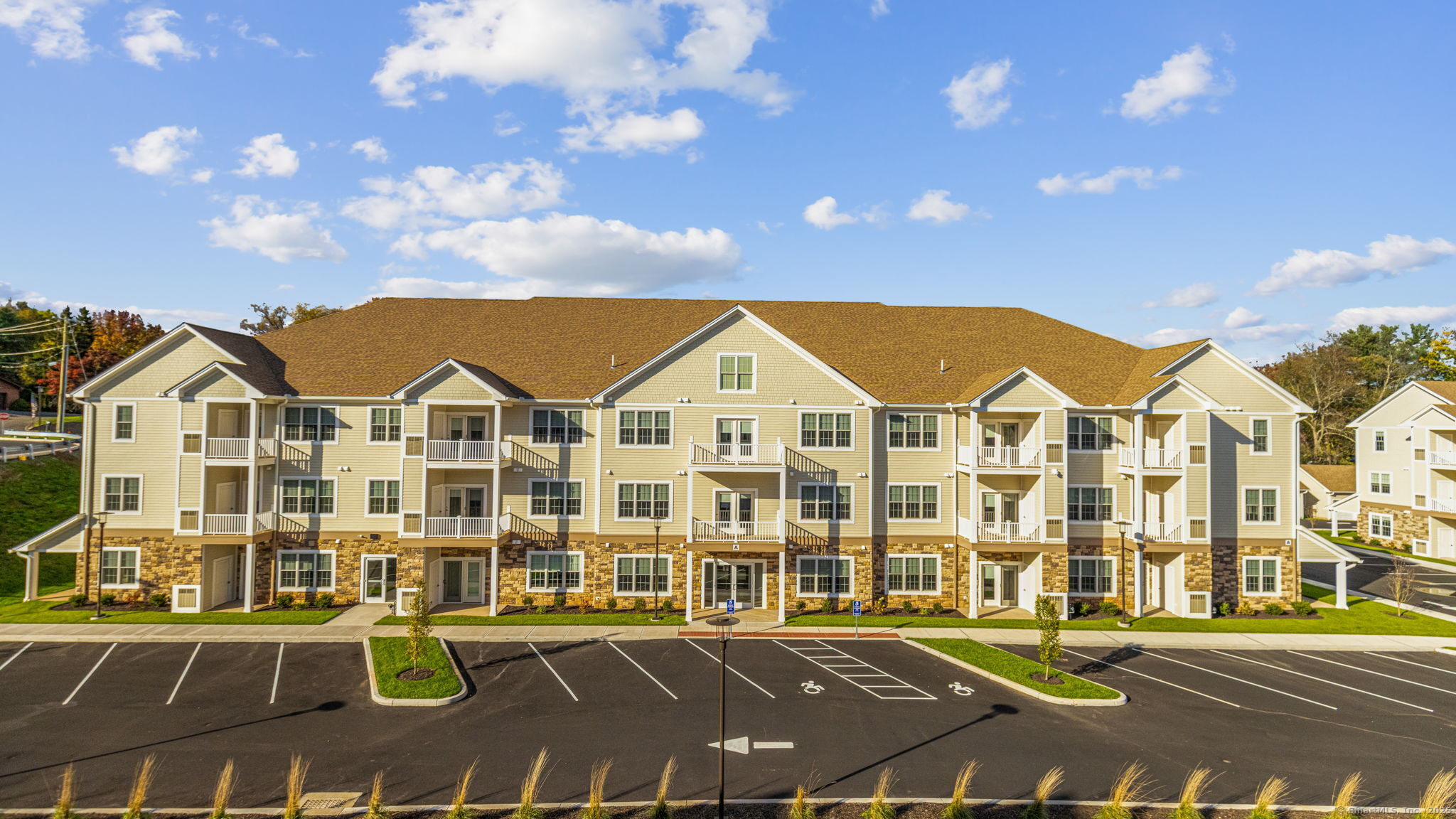 Berlin, Connecticut 06037, United States, 2 Bedrooms Bedrooms, ,2 BathroomsBathrooms,Residential,Active,236327