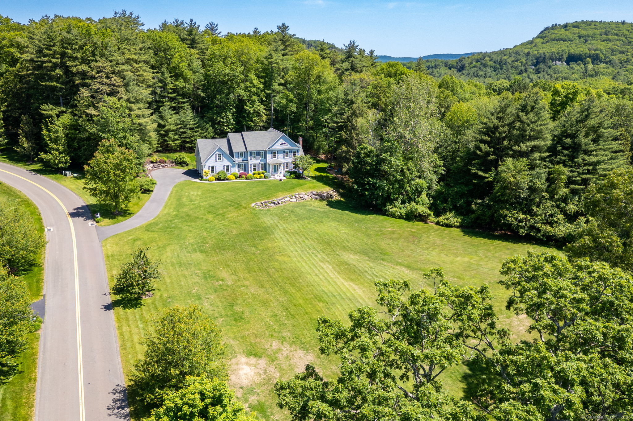 10 Holcomb Hill Road