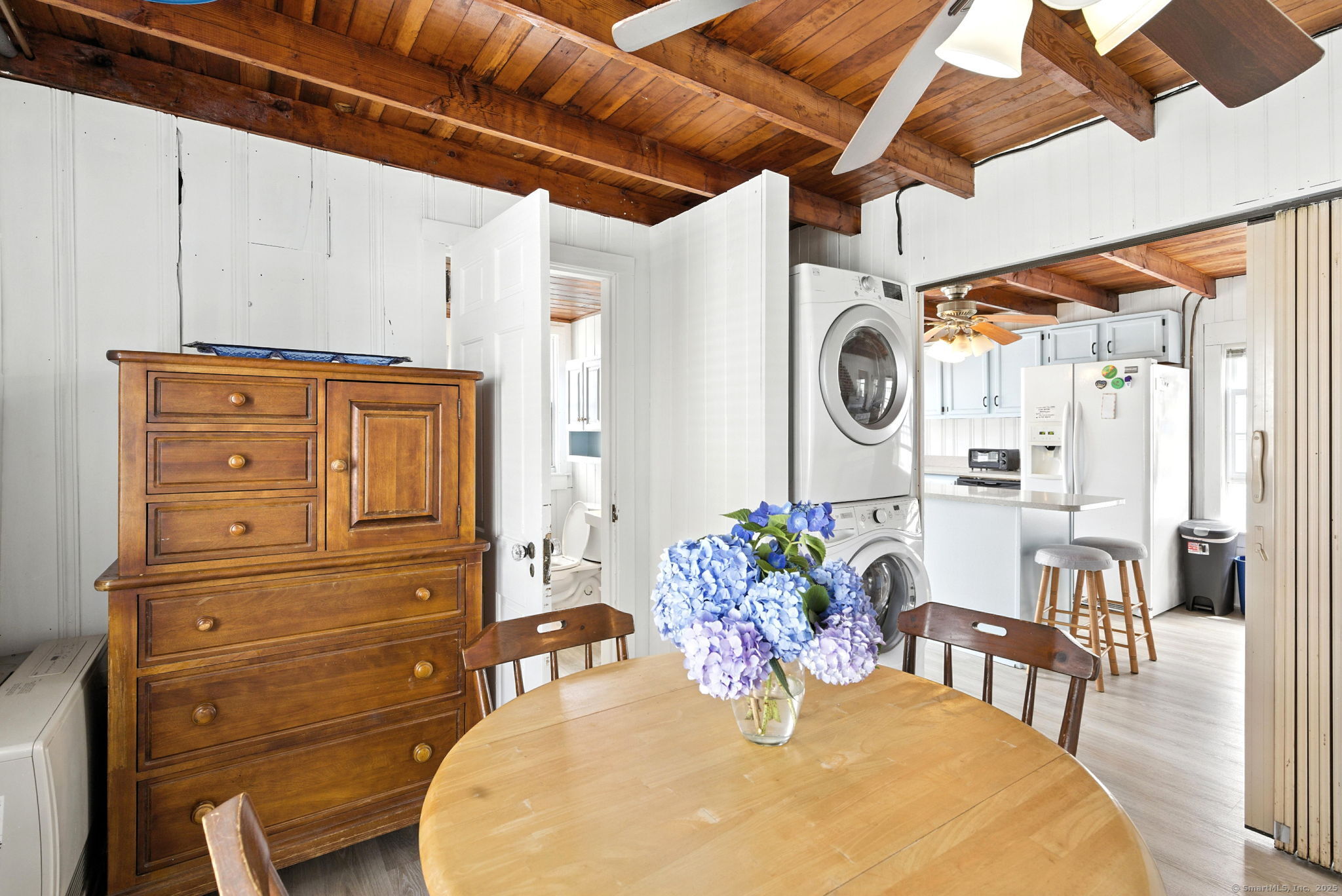 Old Lyme, Connecticut 06371, United States, 3 Bedrooms Bedrooms, ,2 BathroomsBathrooms,Residential,Active,175031