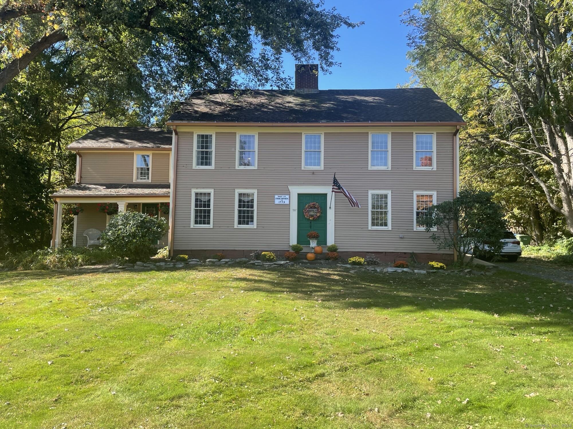 Palisado Avenue, Windsor, Connecticut - 4 Bedrooms  
3 Bathrooms  
9 Rooms - 