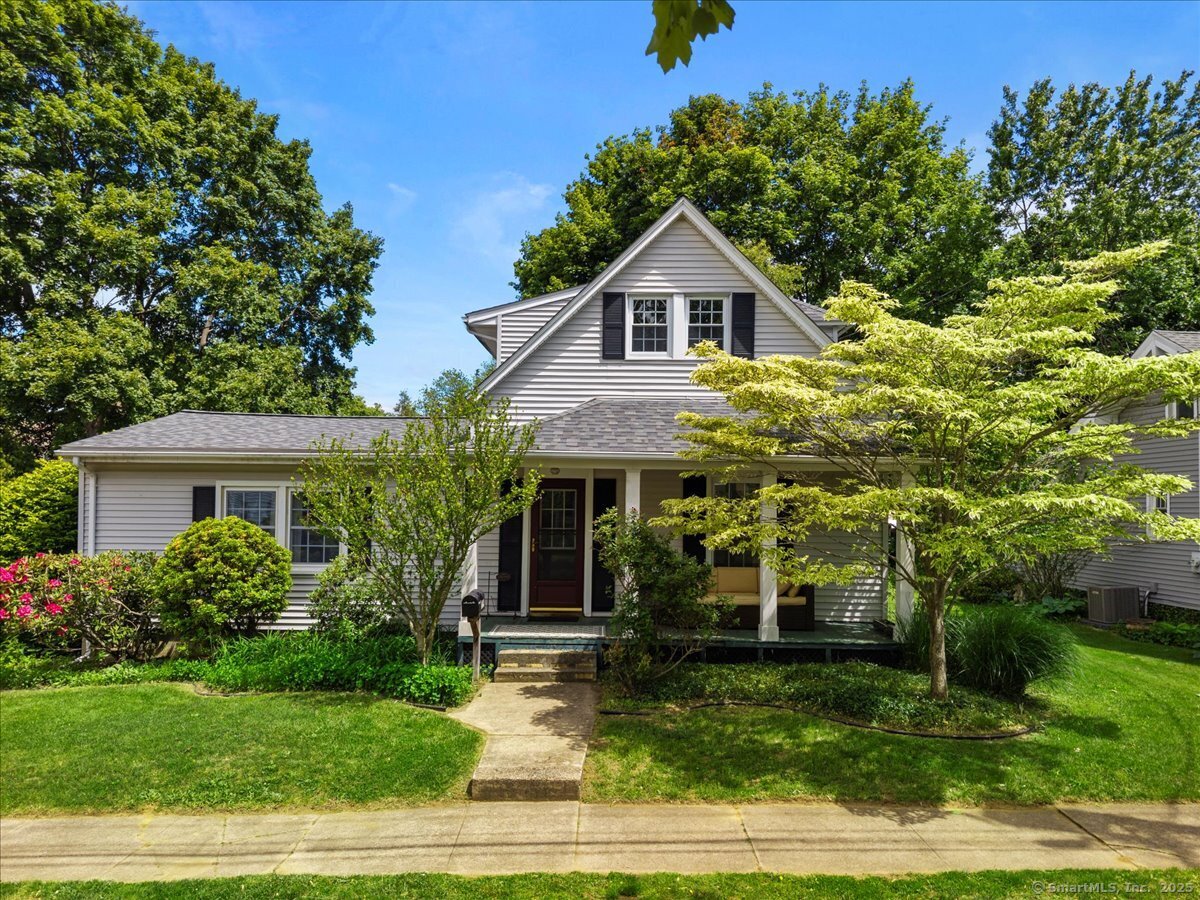 Property for Sale at Hawthorne Avenue, Hamden, Connecticut - Bedrooms: 3 
Bathrooms: 2 
Rooms: 6  - $419,900