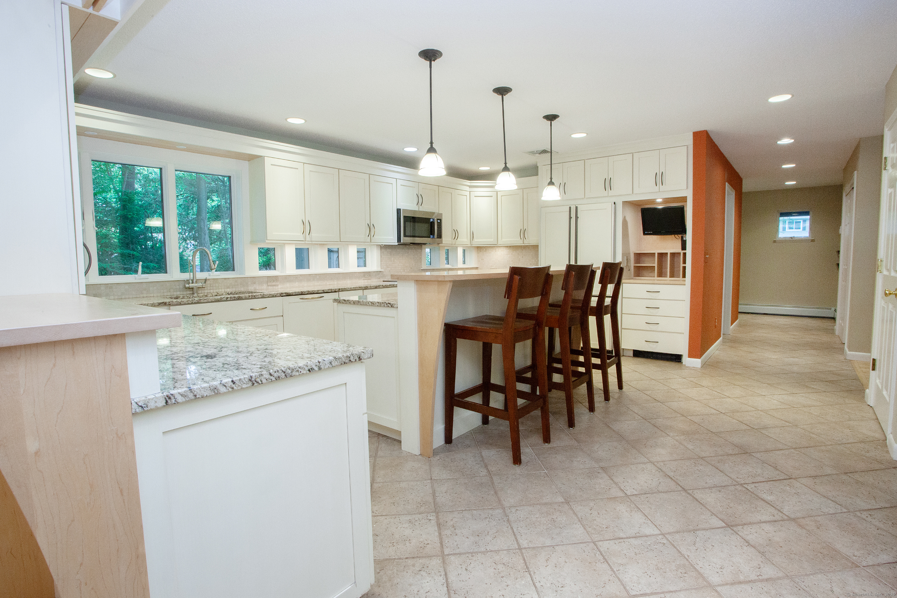 2 Trainor Drive, Simsbury, Connecticut image 2