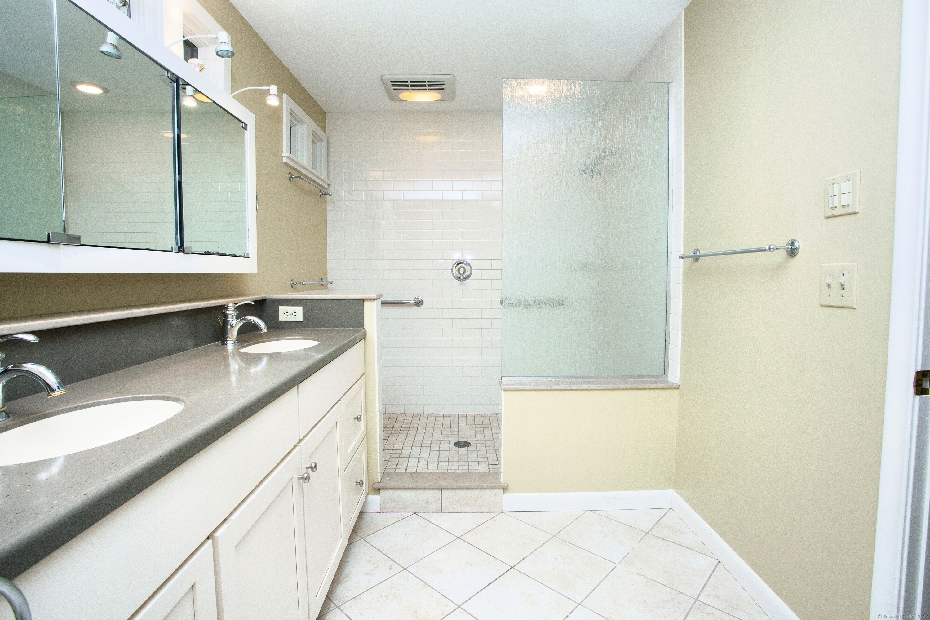2 Trainor Drive, Simsbury, Connecticut image 13