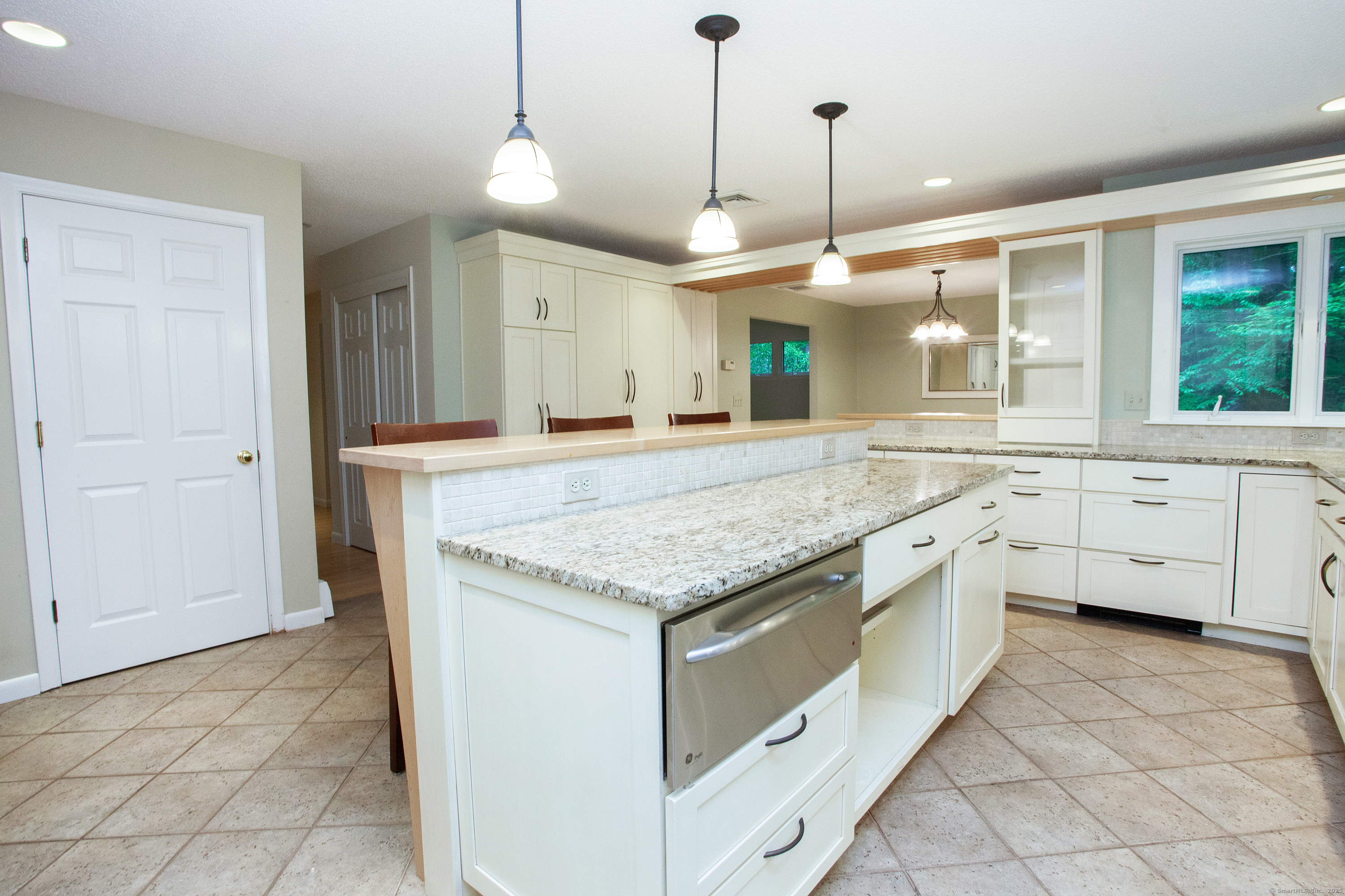 2 Trainor Drive, Simsbury, Connecticut image 3