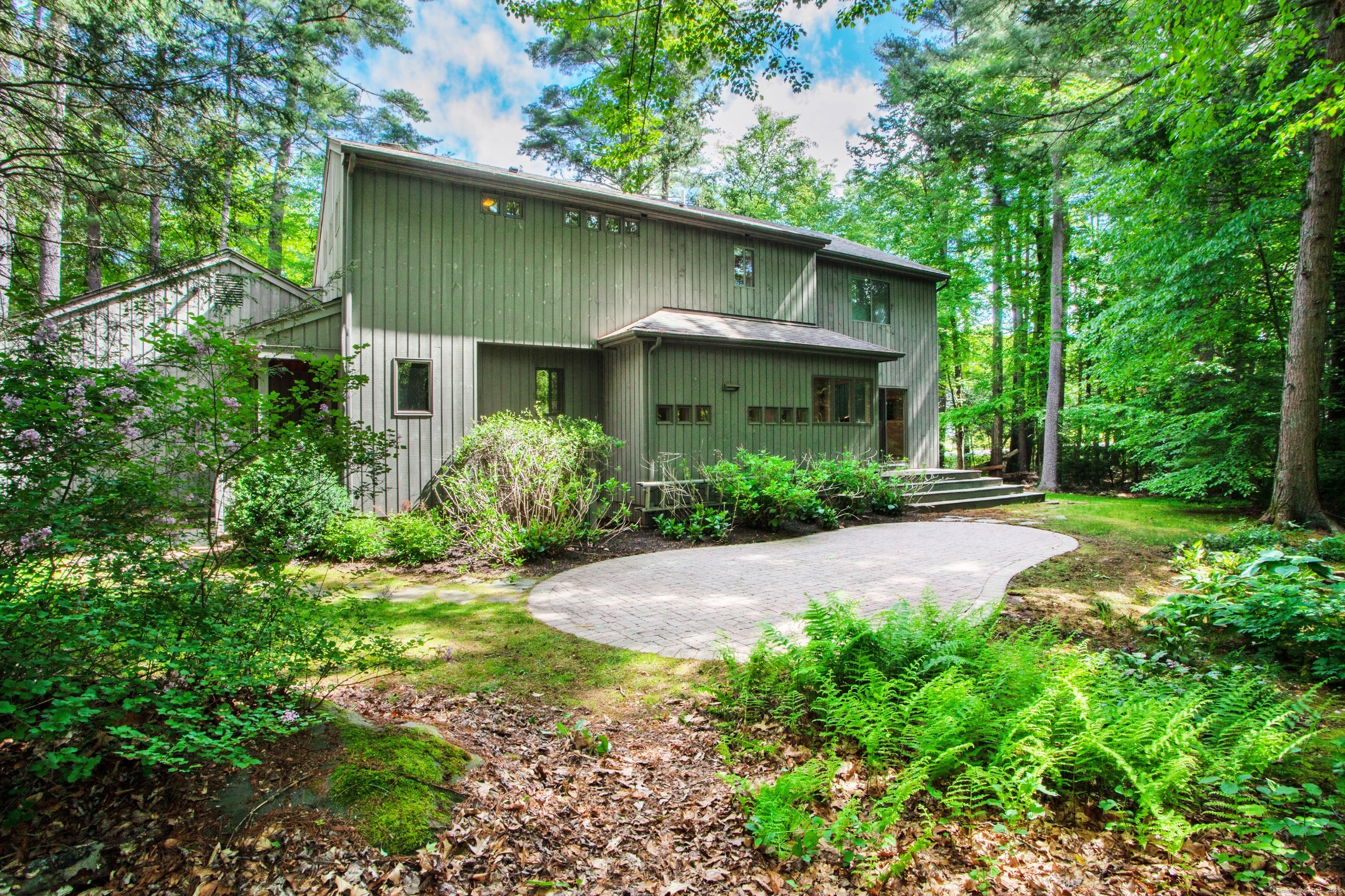2 Trainor Drive, Simsbury, Connecticut image 6