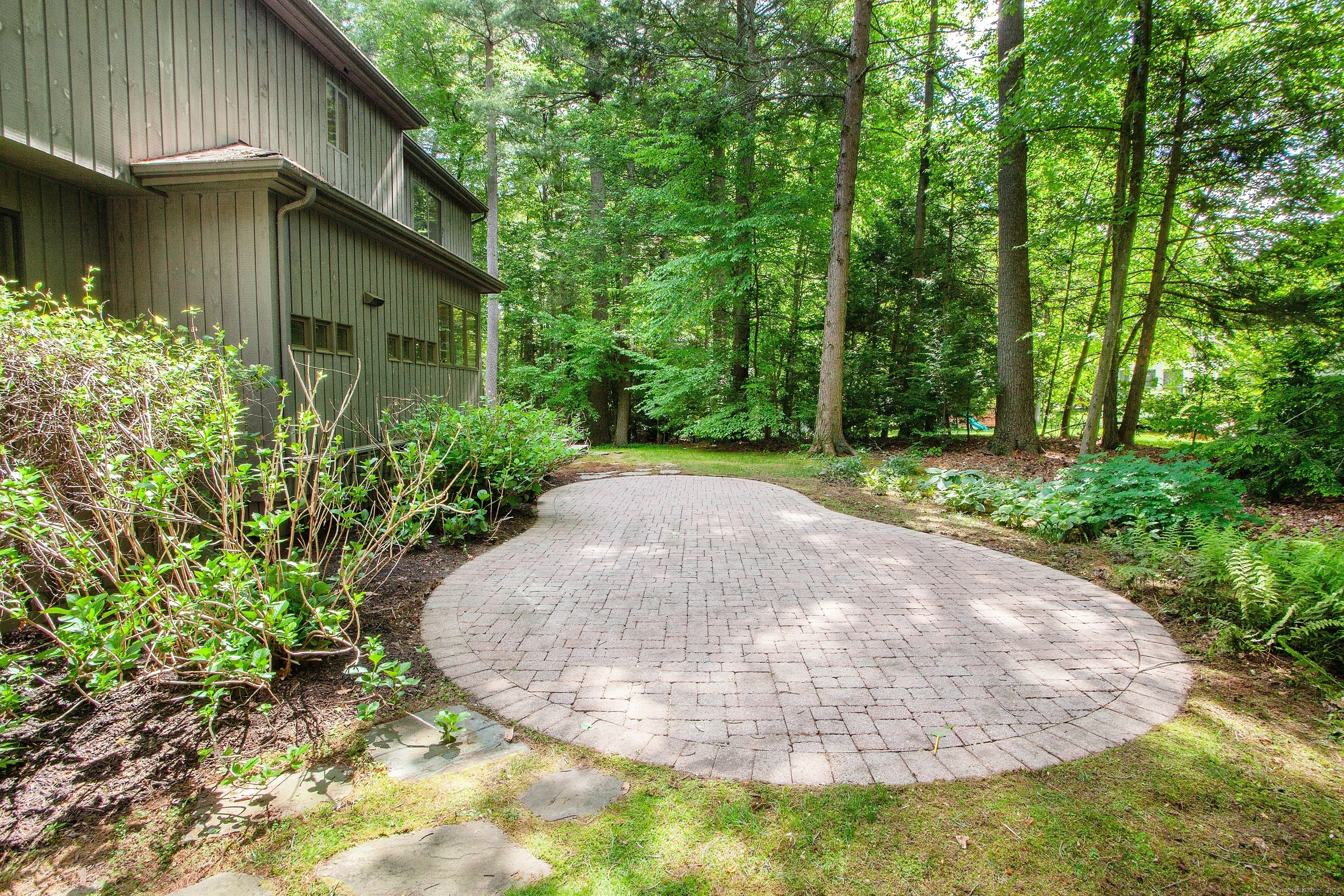 2 Trainor Drive, Simsbury, Connecticut image 10