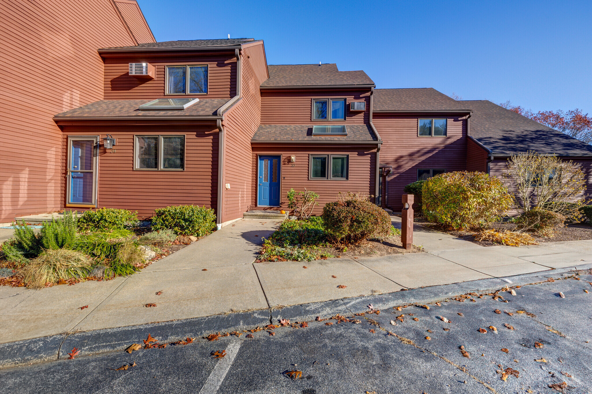 97 W Main Street Apt 33, East Lyme, Connecticut - 2 Bedrooms  
4 Bathrooms  
7 Rooms - 