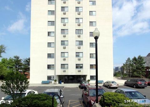 Photo of 51 Schuyler Avenue #APT 6G, Stamford, CT 06902 (MLS # 24145395)
