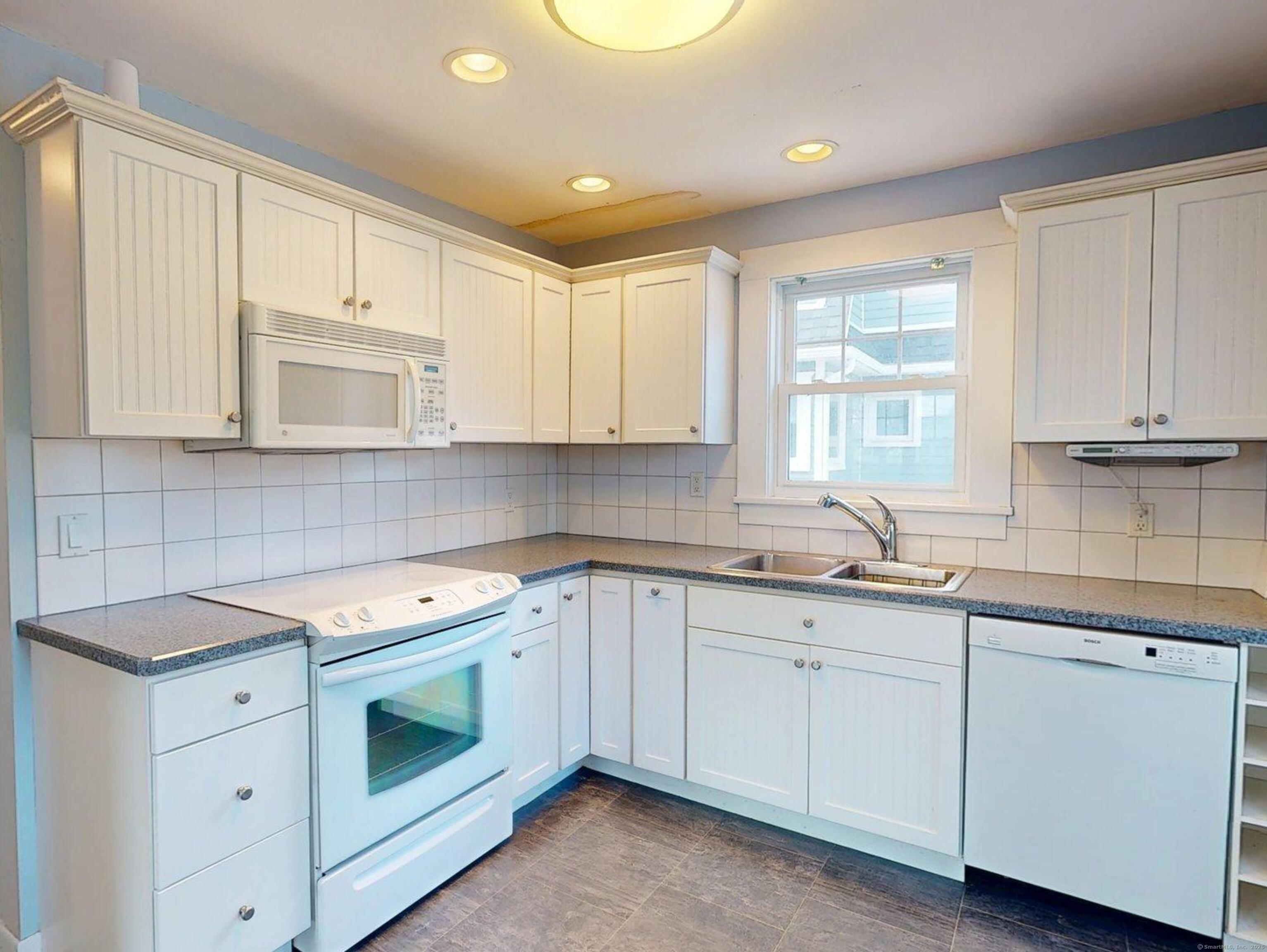 101 Niantic River Road, Waterford, Connecticut image 11