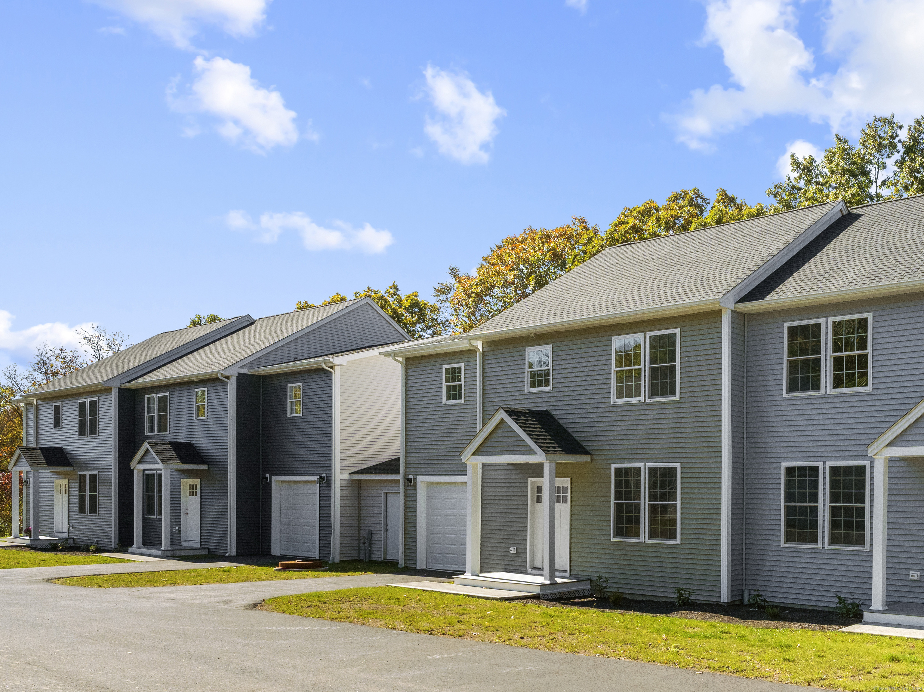 211 Winding Hollow Road, Groton, Connecticut image 2