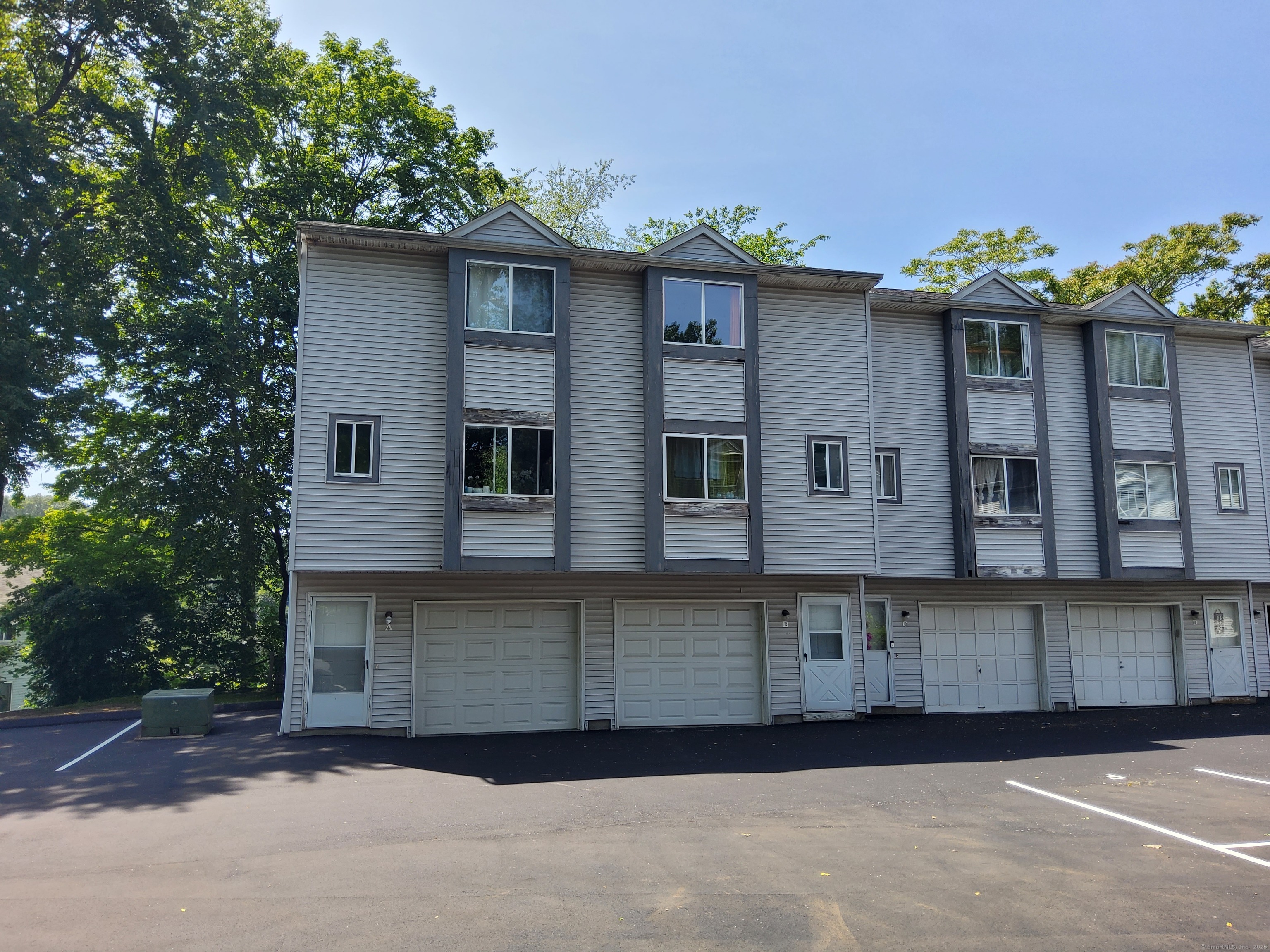 Property for Sale at Pearl Lake Road Apt B, Waterbury, Connecticut - Bedrooms: 2 
Bathrooms: 2 
Rooms: 4  - $165,000