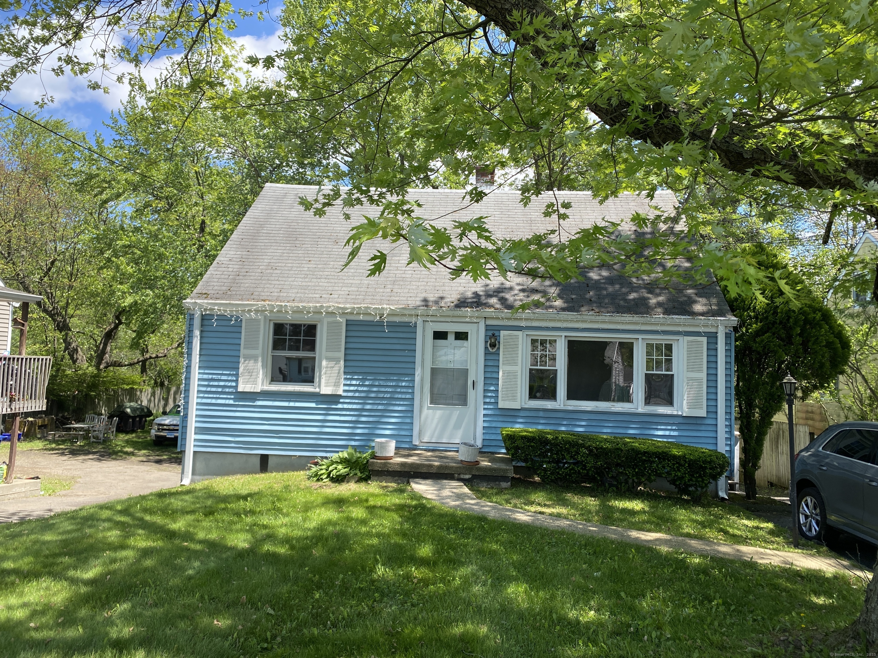 Property for Sale at N Taylor Avenue, Norwalk, Connecticut - Bedrooms: 3 
Bathrooms: 1 
Rooms: 6  - $2,600