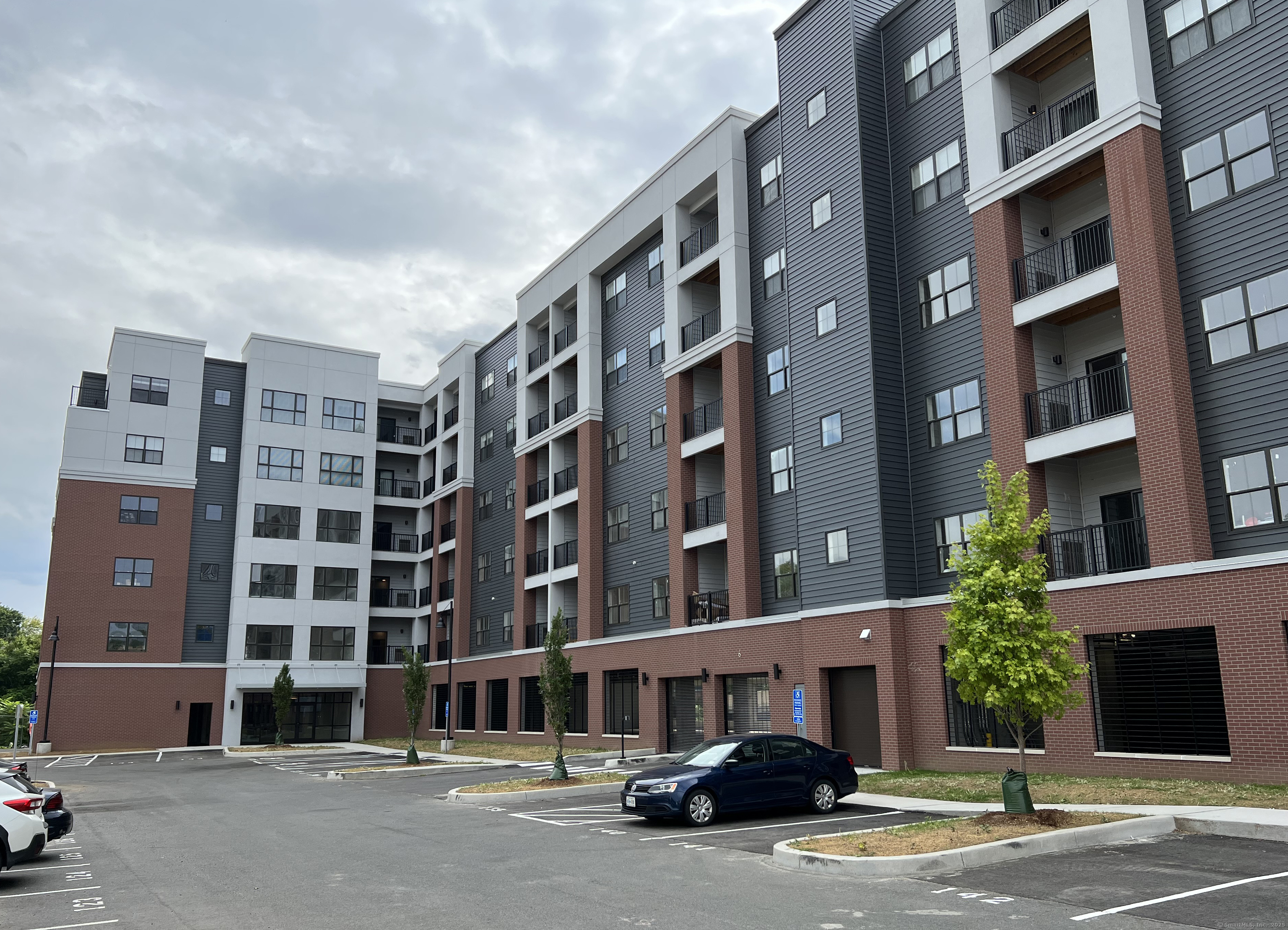 Rental Property at Main Street 302, Danbury, Connecticut - Bedrooms: 2 
Bathrooms: 2 
Rooms: 5  - $2,895 MO.