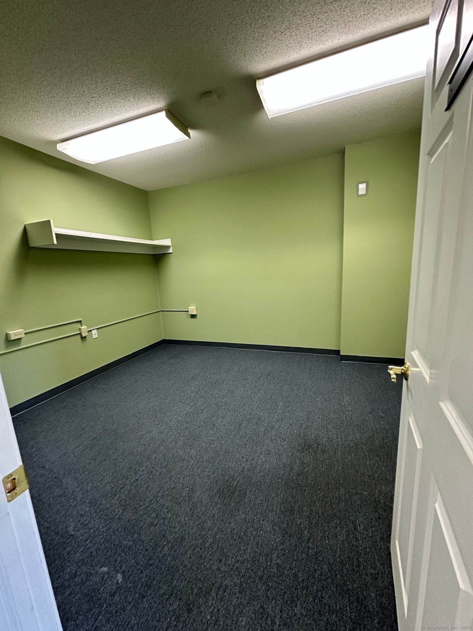 Meriden, Connecticut 06451, United States, ,Residential,Active,89863