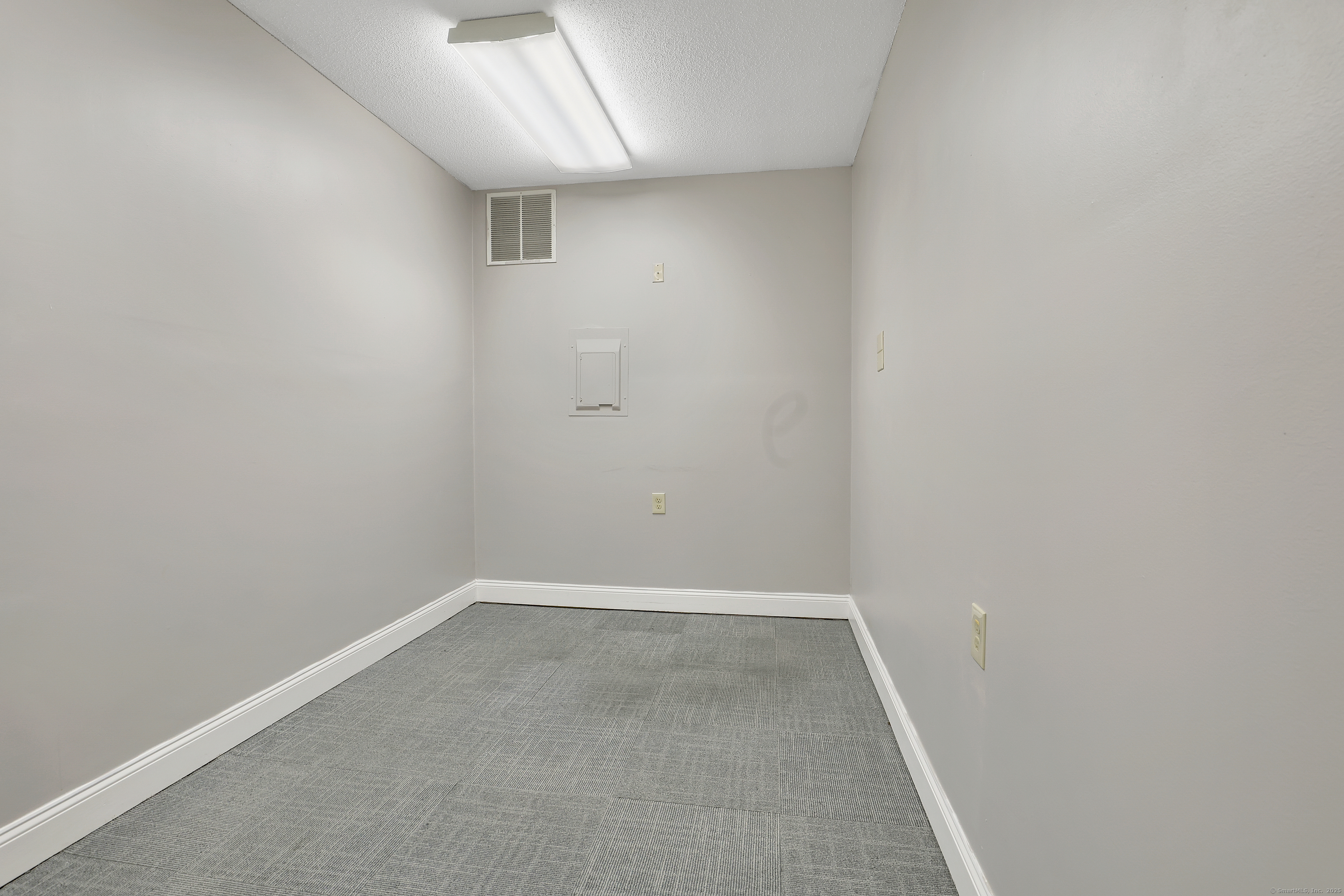 Meriden, Connecticut 06451, United States, ,Residential,Active,89863