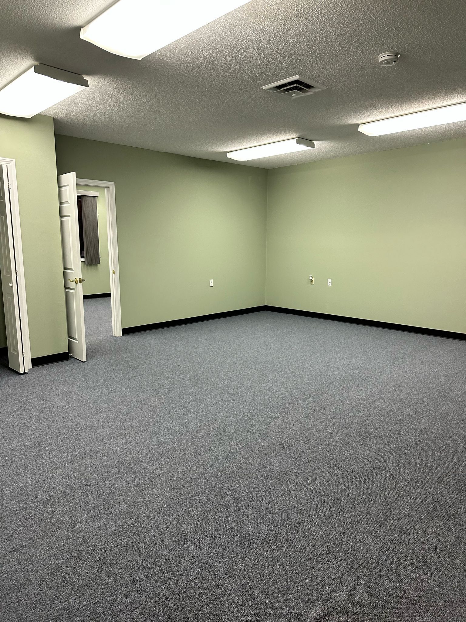 Meriden, Connecticut 06451, United States, ,Residential,Active,89863