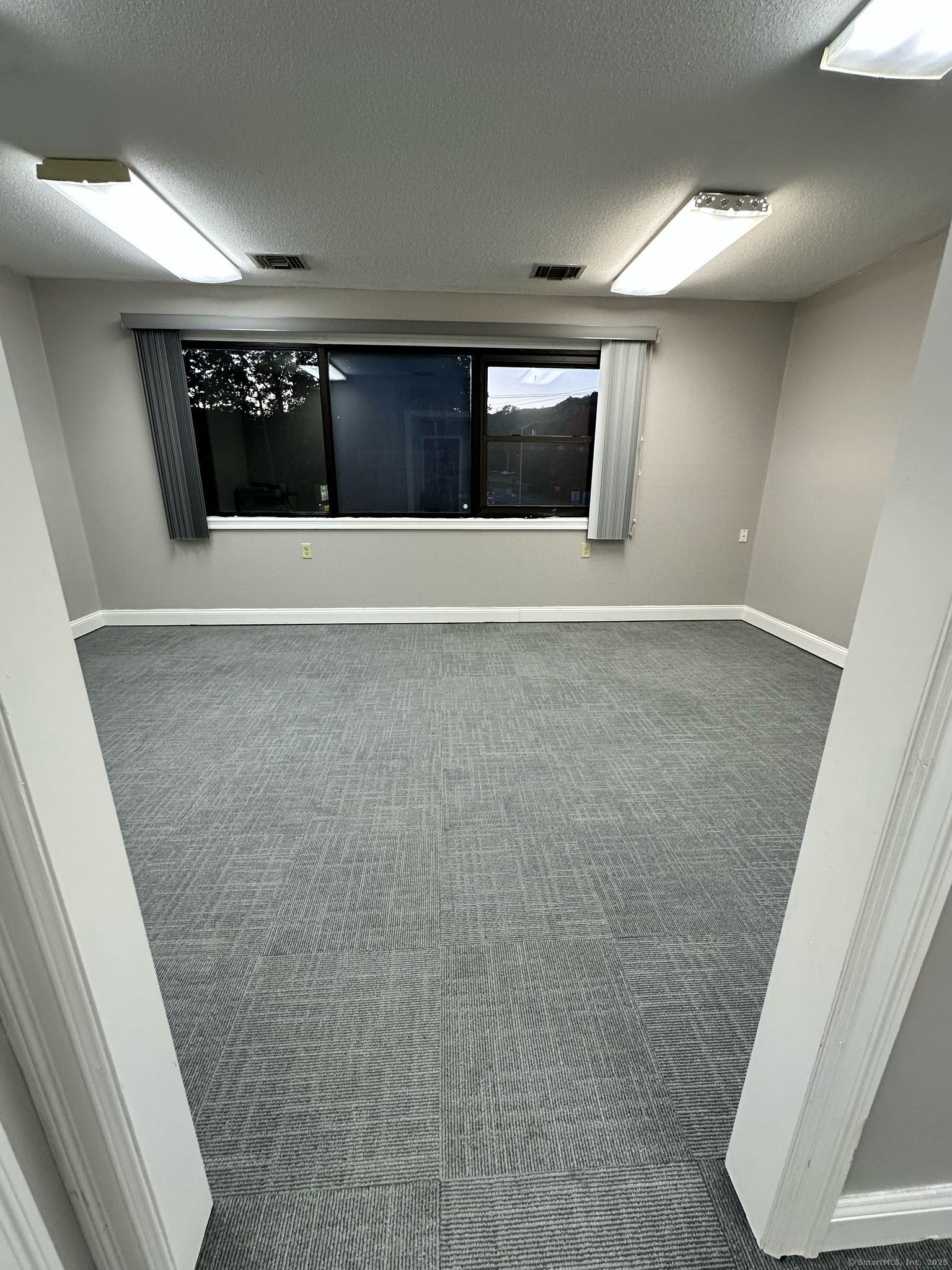 Meriden, Connecticut 06451, United States, ,Residential,Active,89863