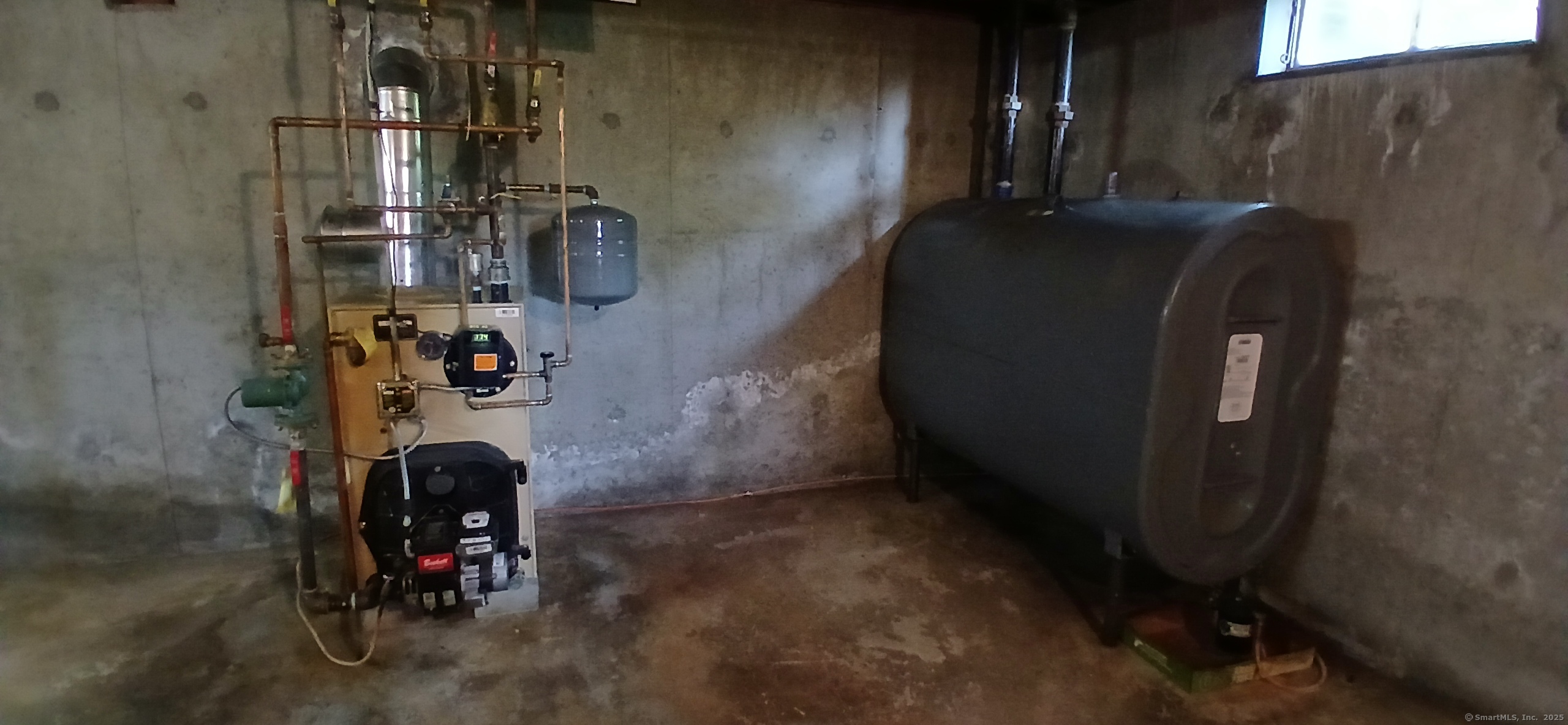 Torrington, Connecticut 06790, United States, 4 Bedrooms Bedrooms, ,2 BathroomsBathrooms,Residential,Pending,181919