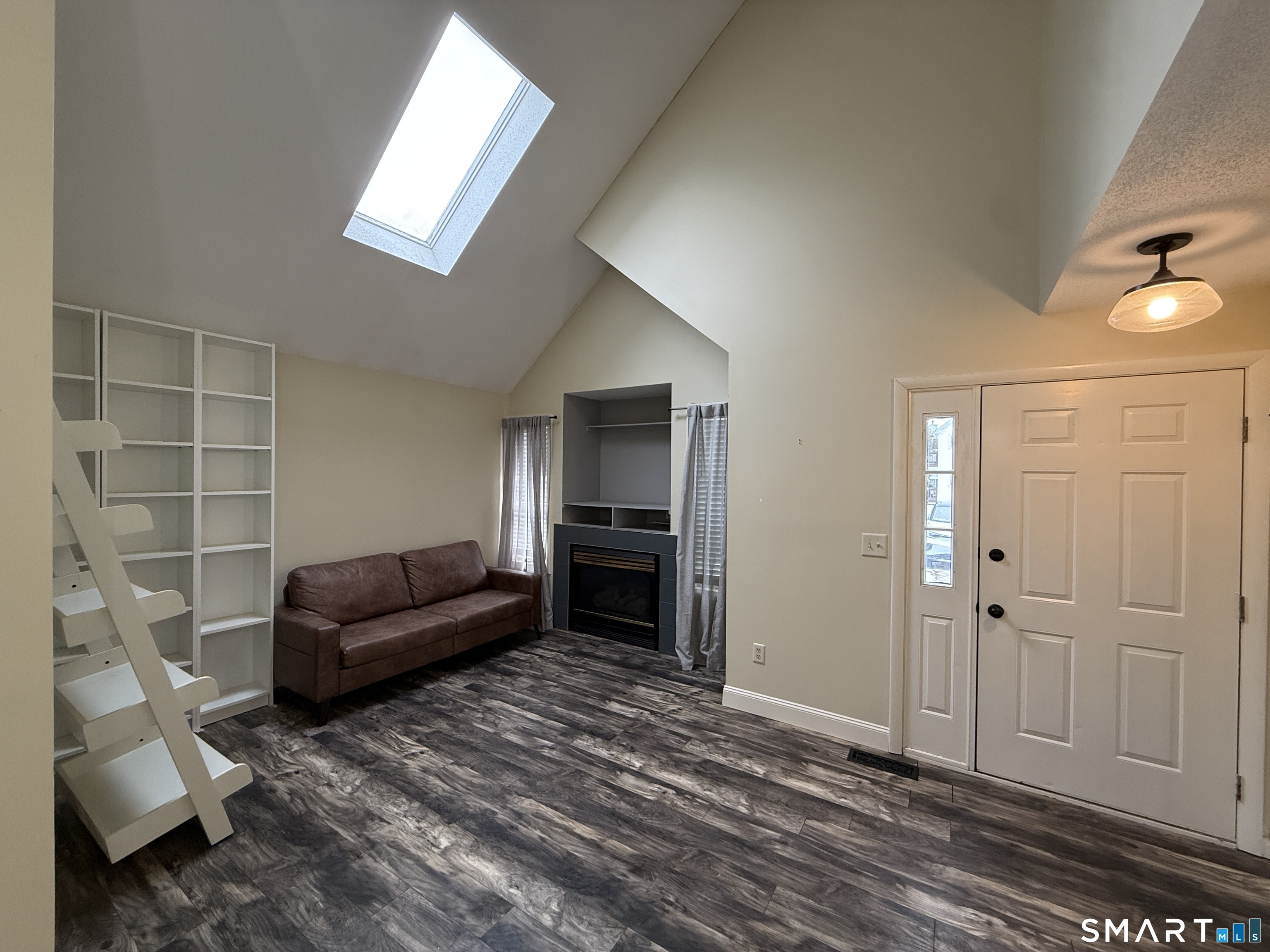 63 Eastbrook Heights E