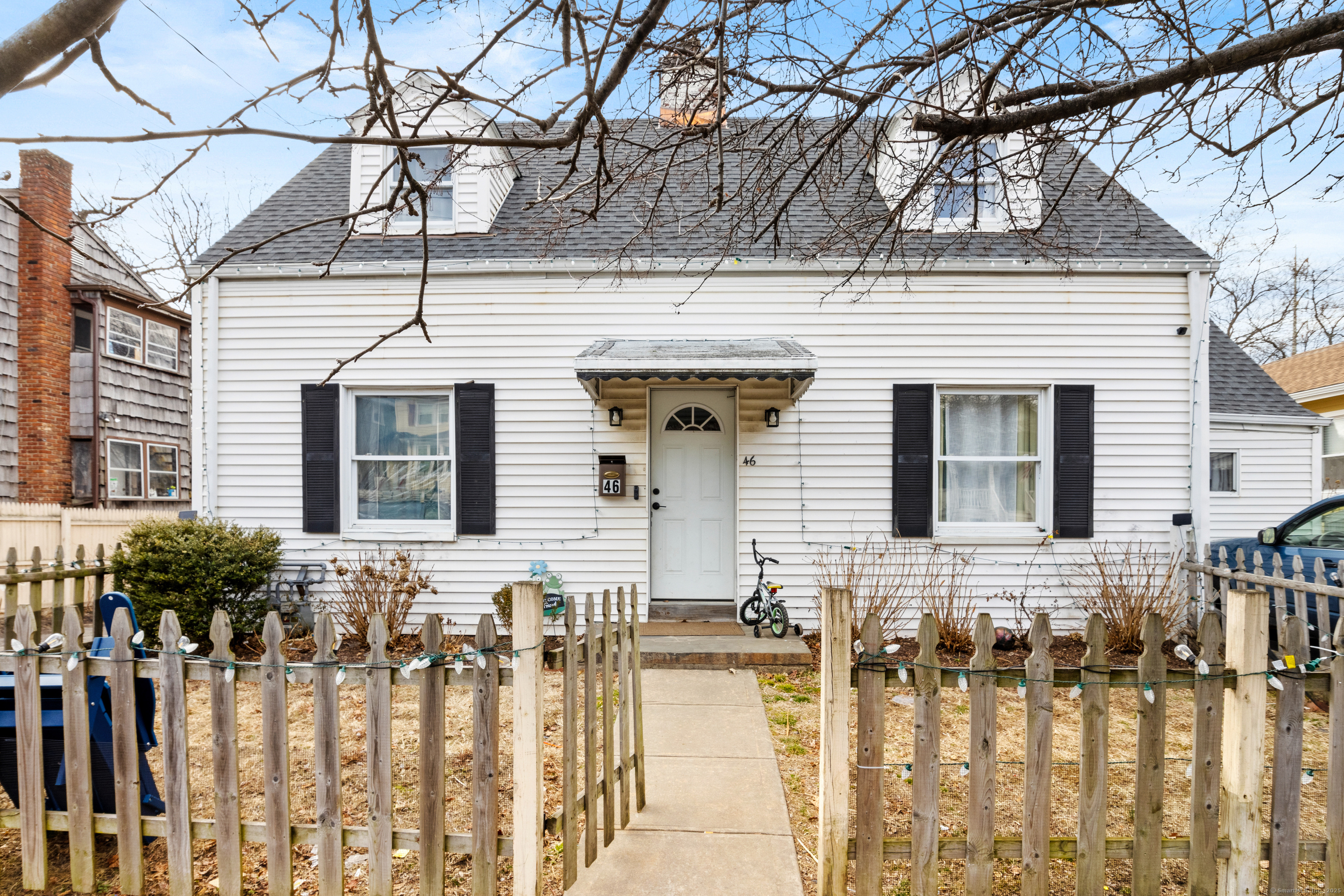 Lincoln Avenue, Stamford, Connecticut - 2 Bedrooms  
1 Bathrooms  
5 Rooms - 