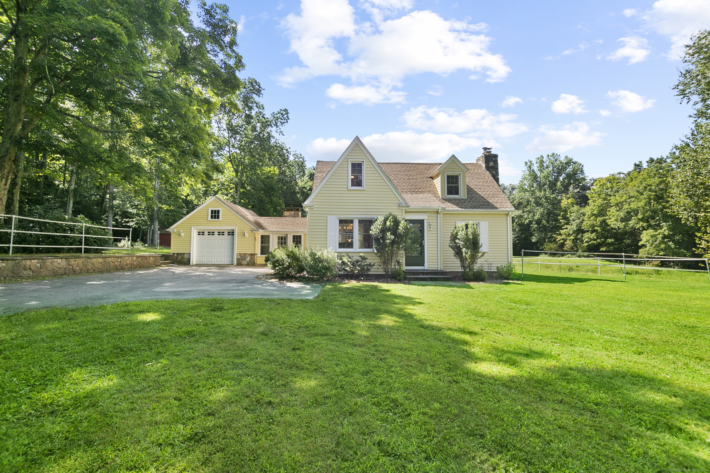 26 Great Hillwood Road